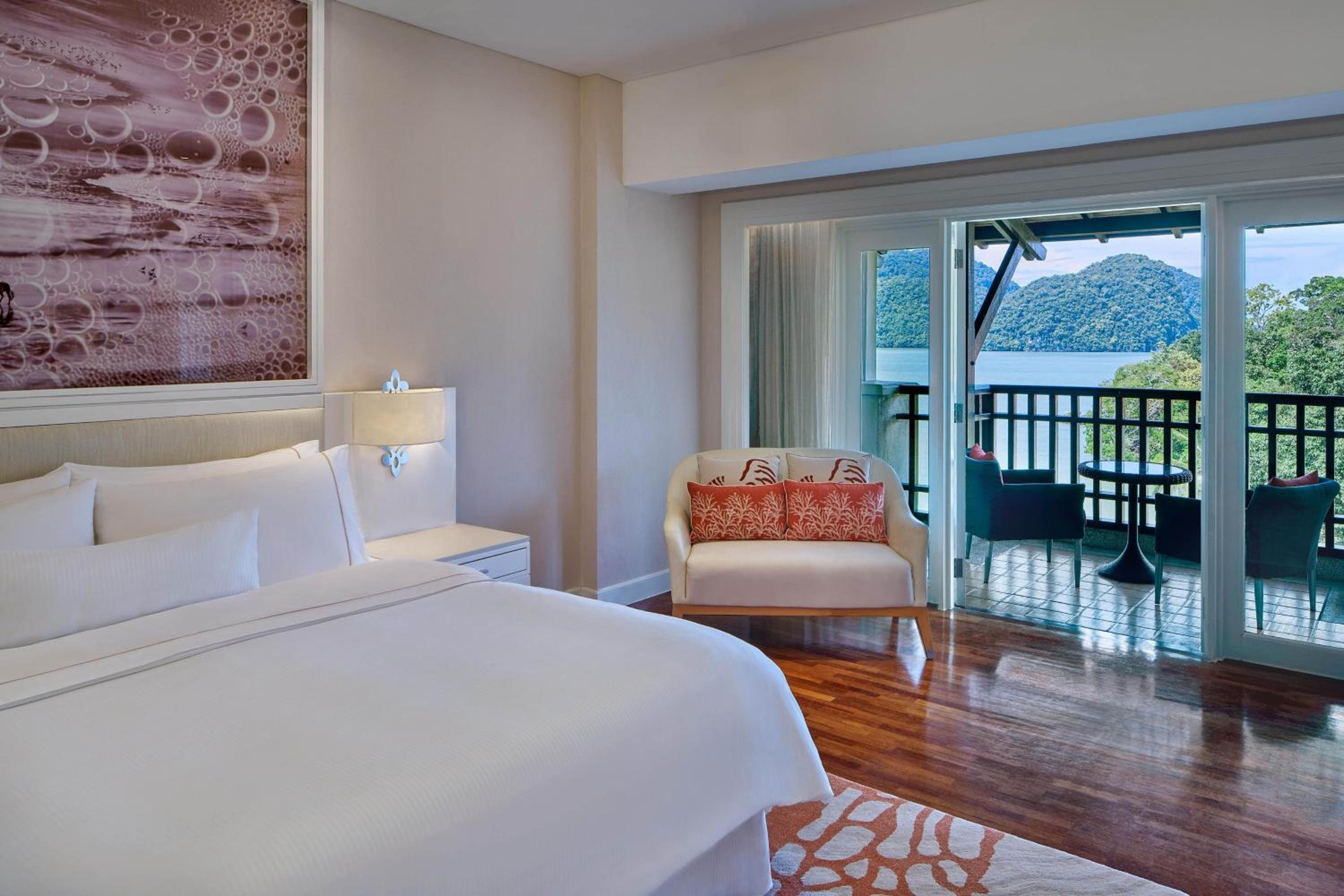 King Room with Partial Ocean View - Photo 3