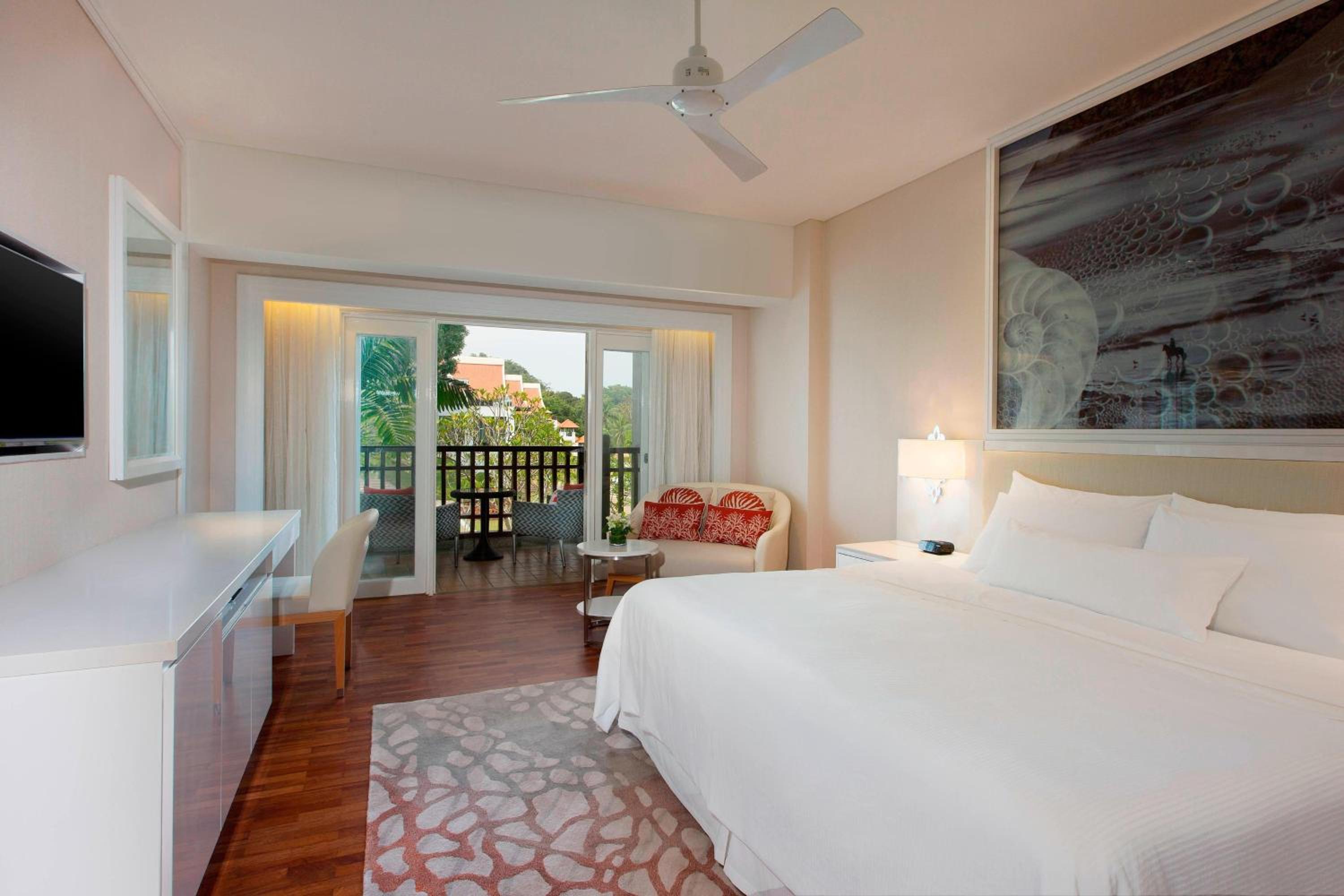 King Room with Garden View - Photo 2