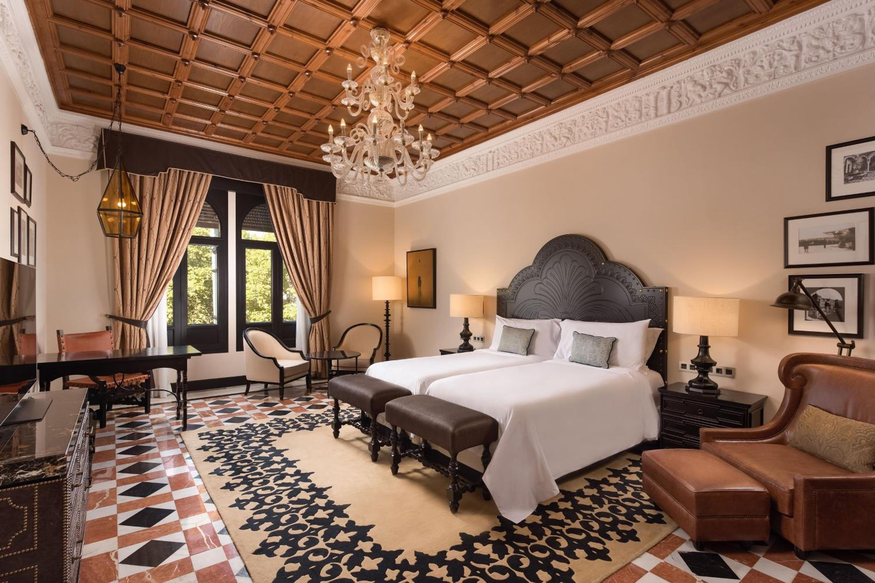 Grand Deluxe Twin Room