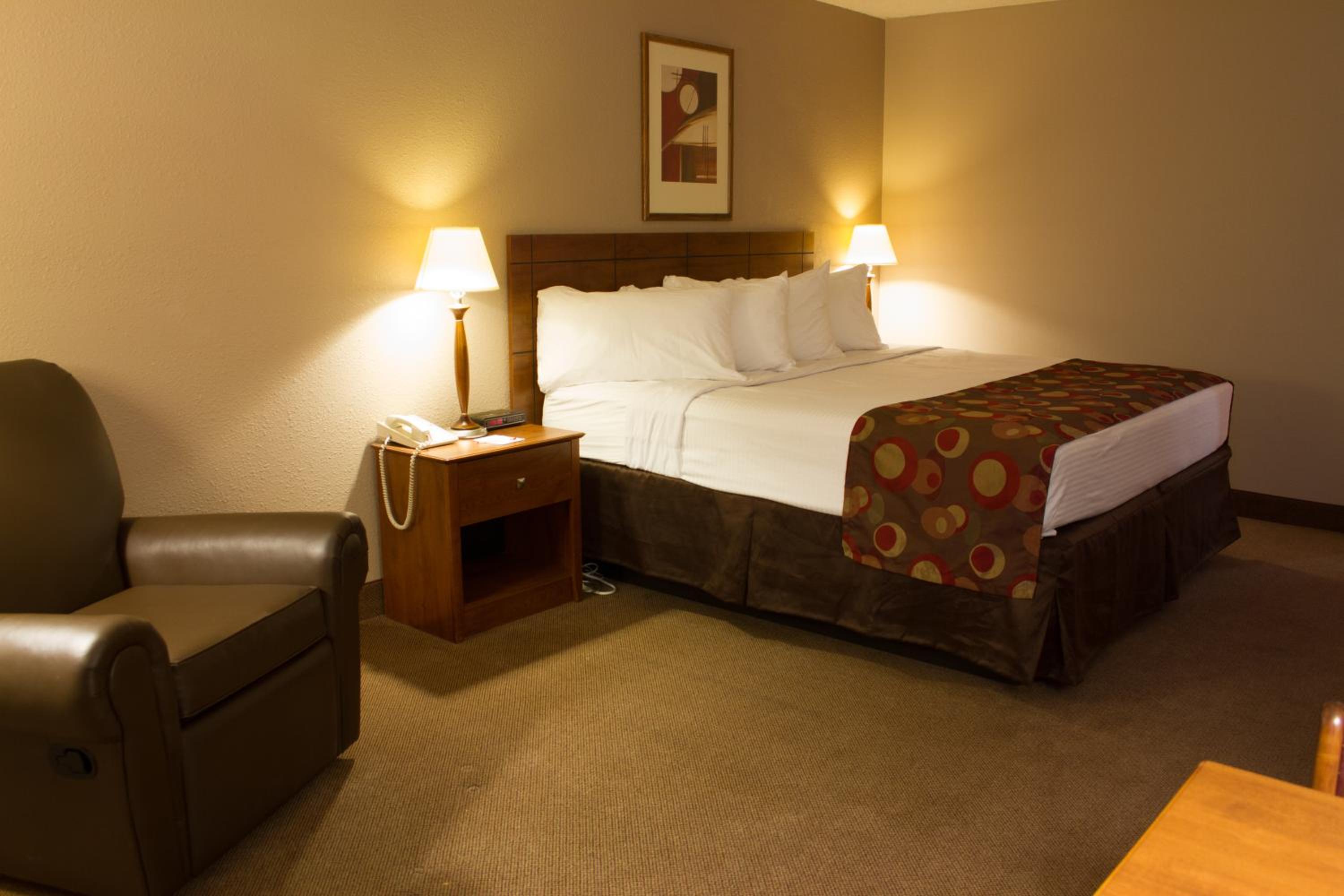 Queen Room - Mobility Access/Non-Smoking photo 1