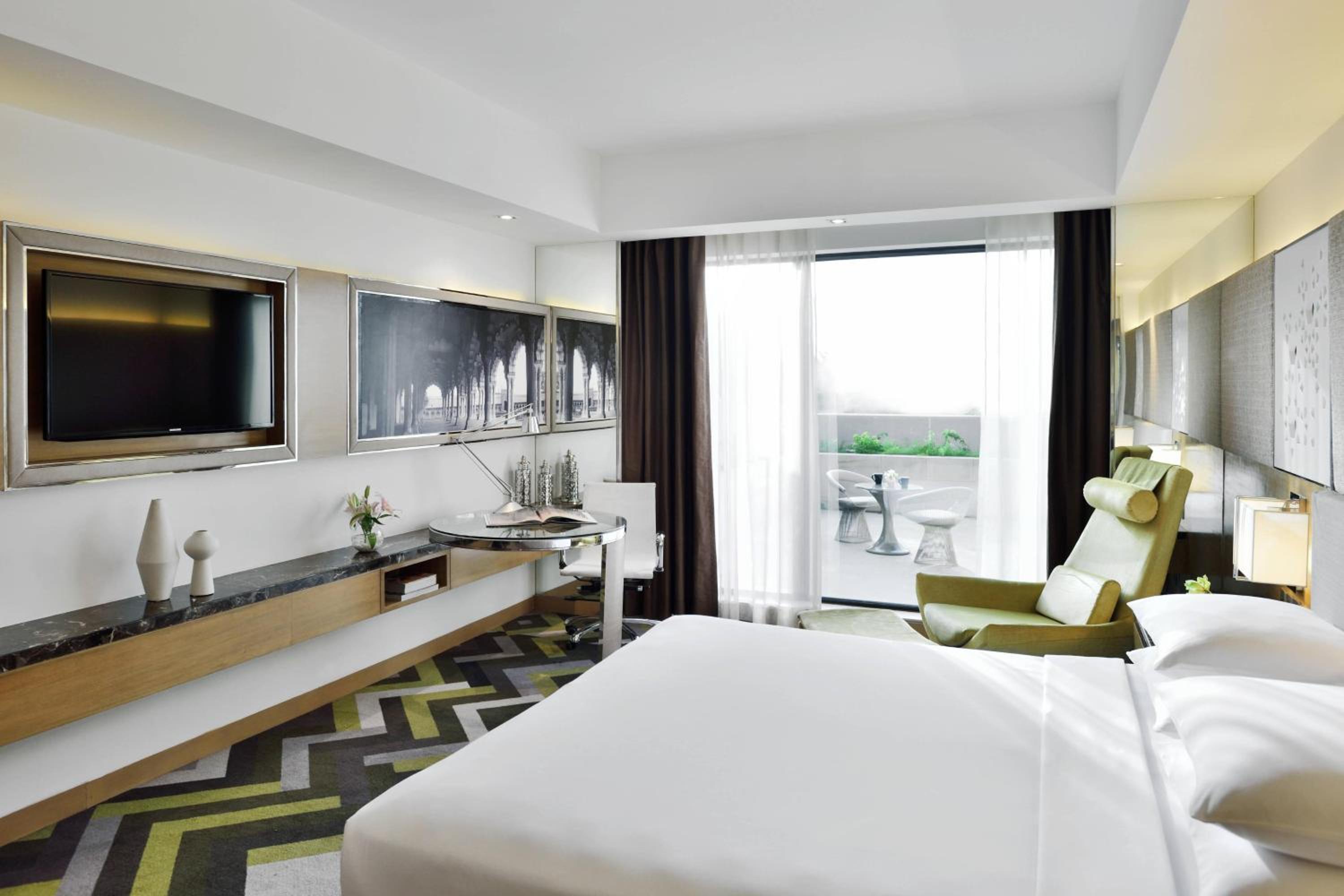 King Room with Terrace Enjoy INR 750 F&B Credit, 15% off Spa, Early check-in Late check-out (Subject to availability) photo 2