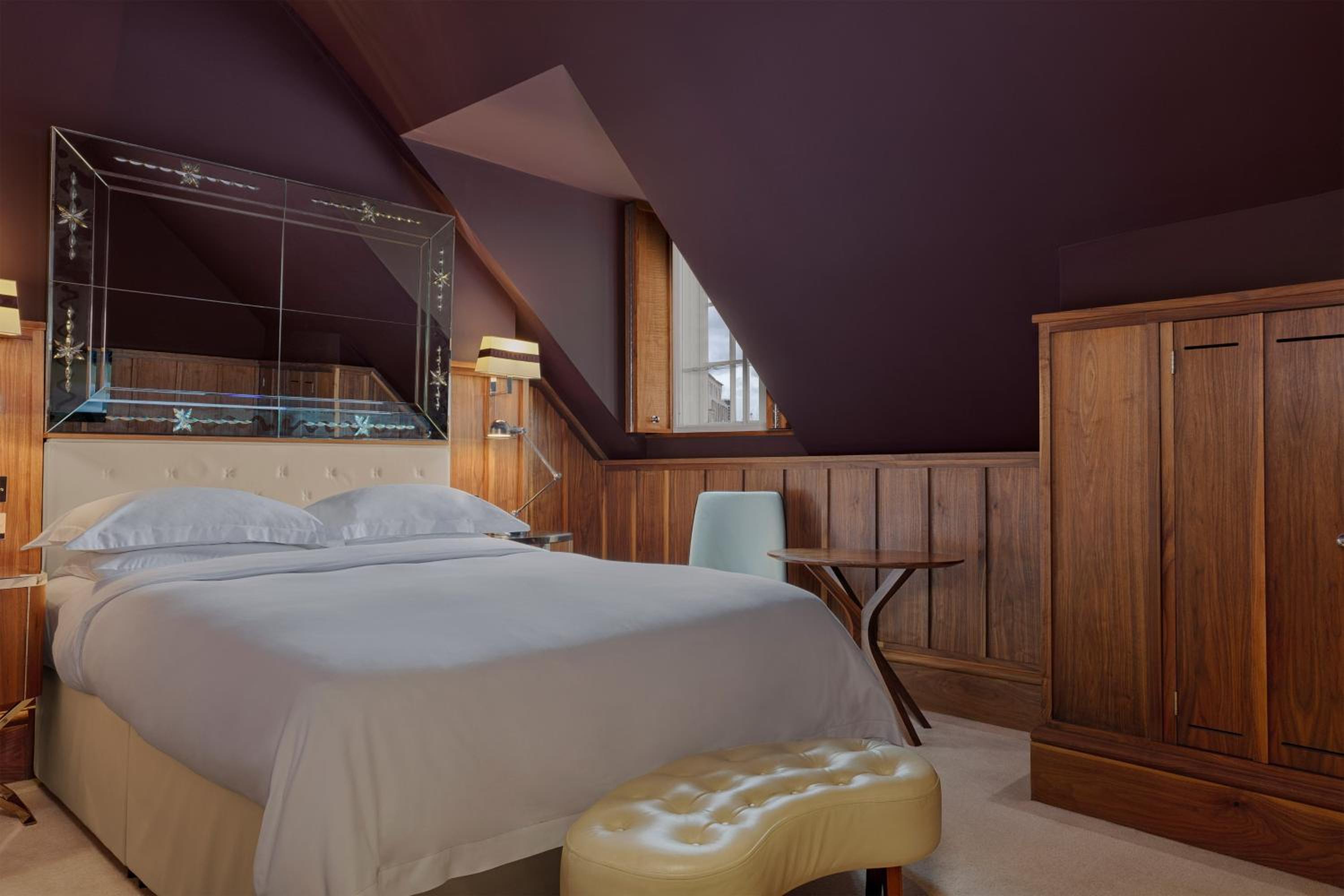 Queen Room - Edwardian/High Floor photo 3