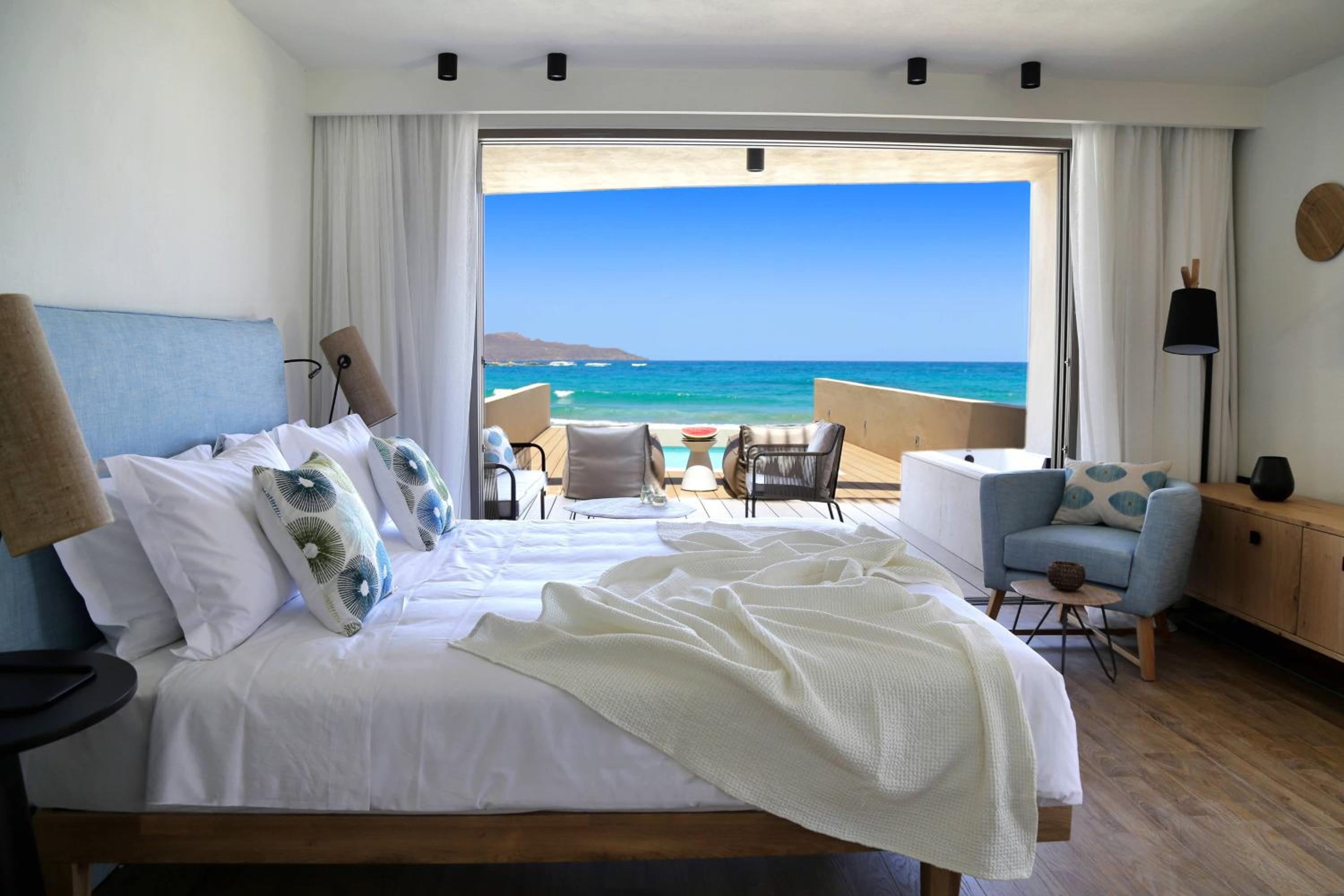 Pure Haven Sea Front with Private Pool