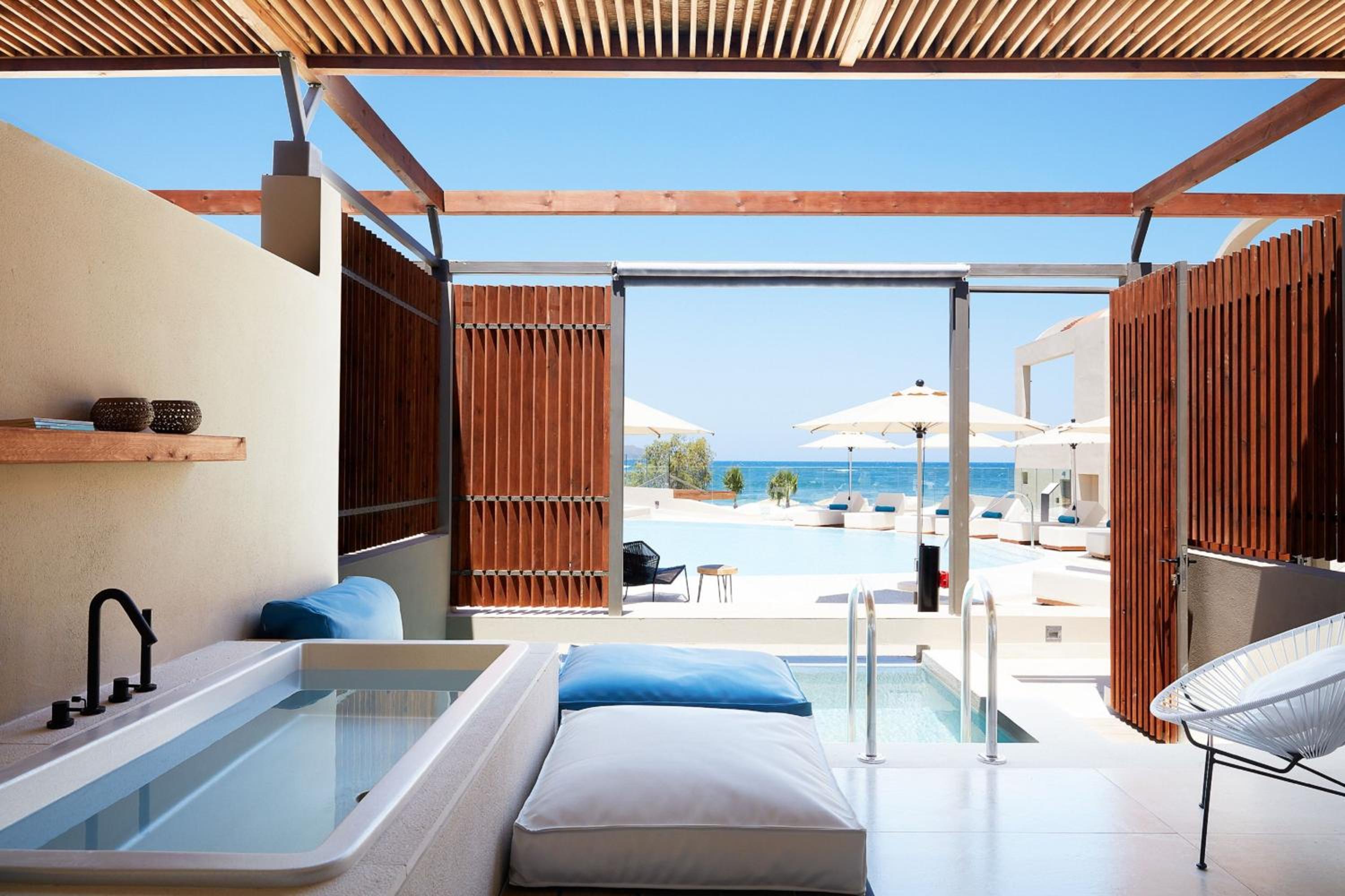 Upbeat Retreat Sea View with Plunge Pool  photo 3