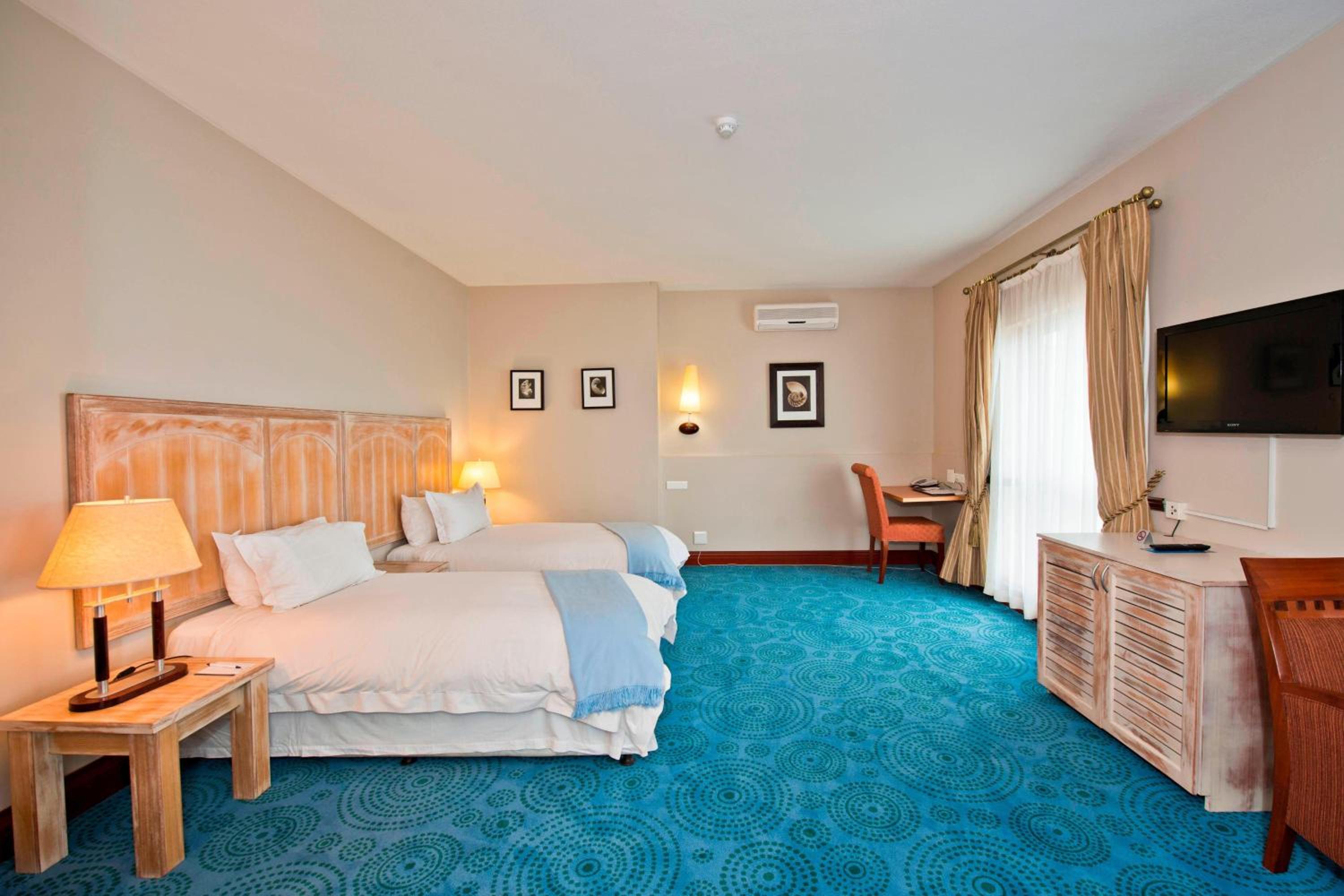 Guest room, 2 Twin/Single Bed(s), Lagoon view - Photo 3