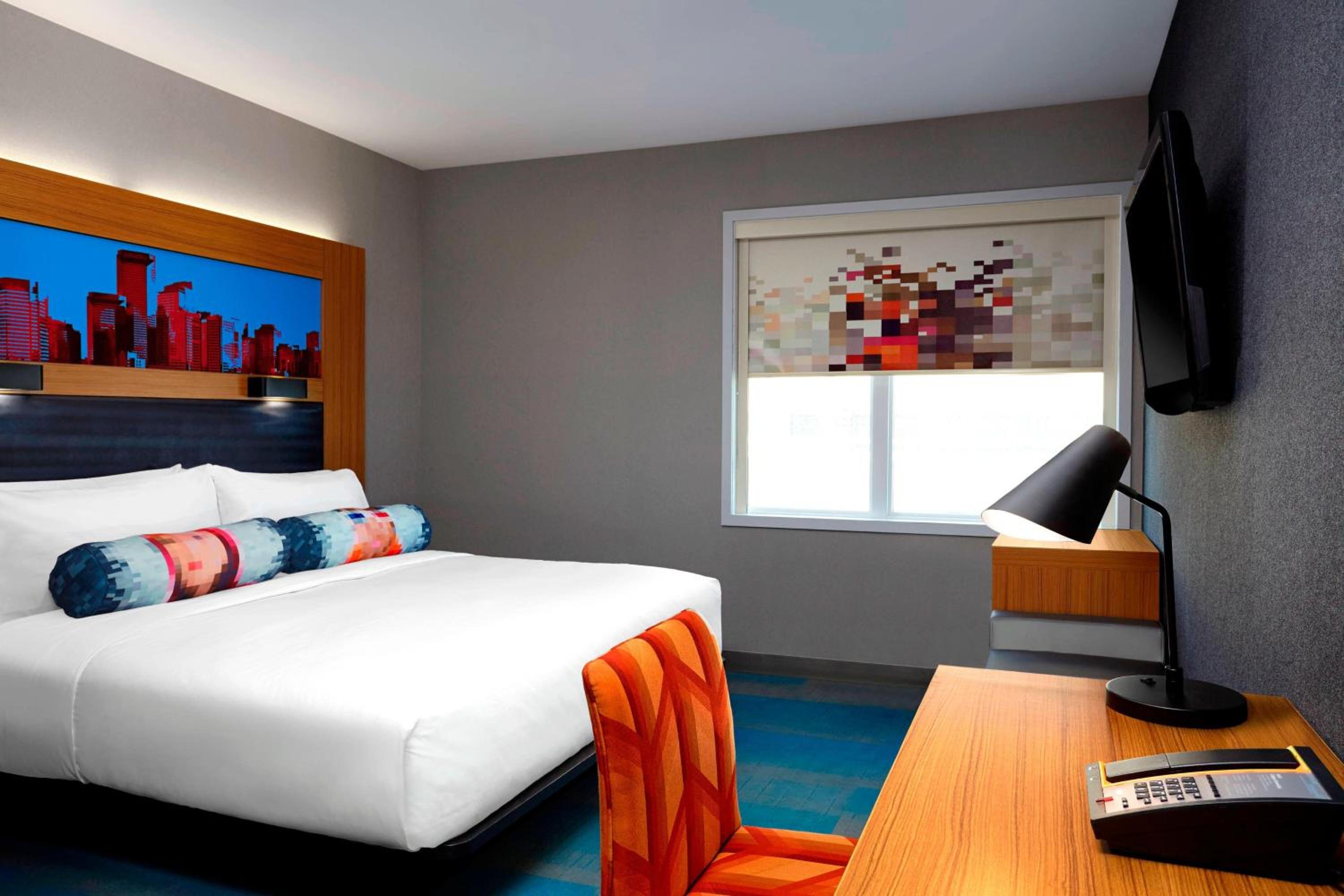 Aloft, Guest room, 1 King - Photo 2