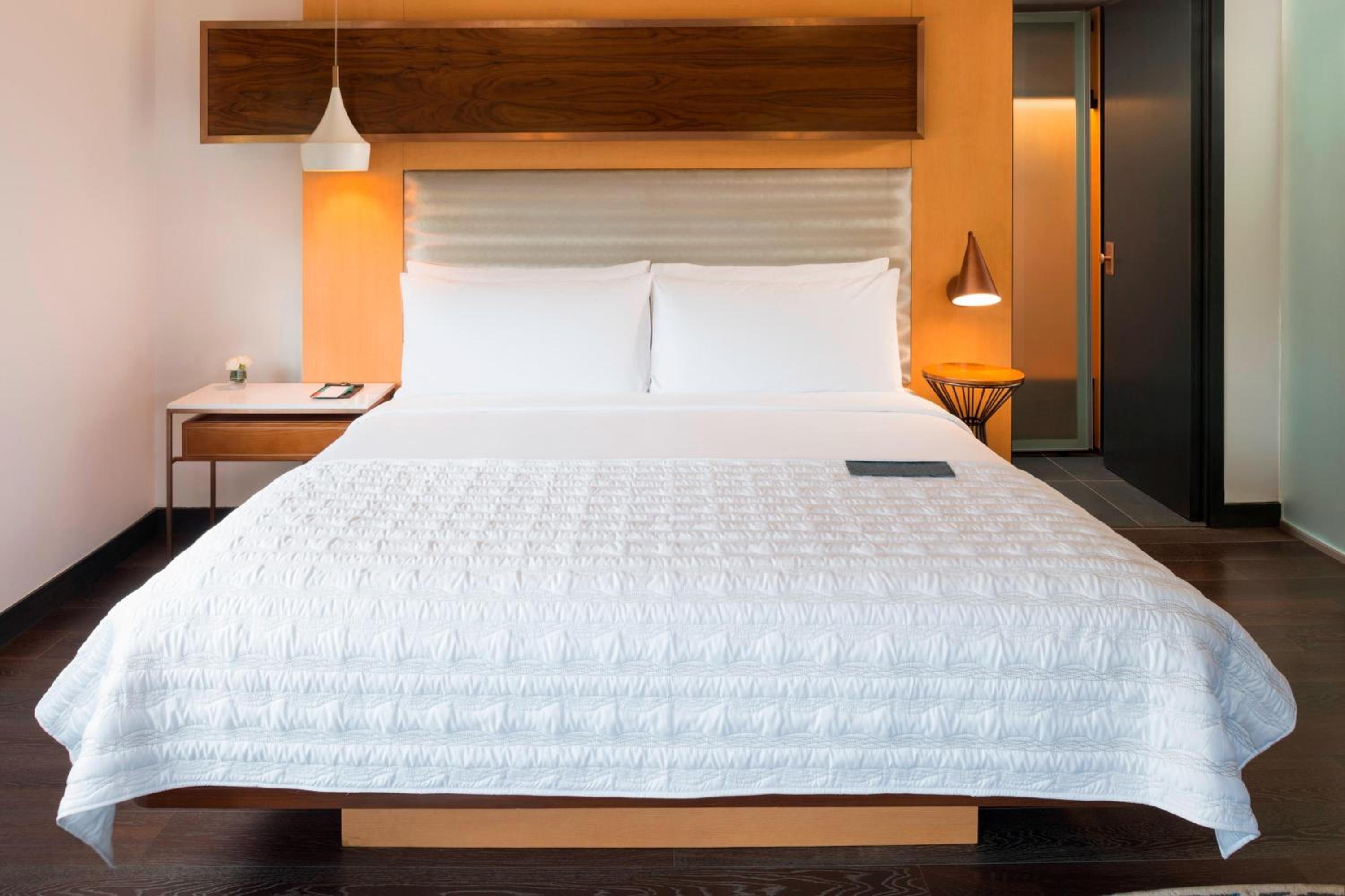 Vista Family Studio – 30% off on F&B, Laundry and Hotel Transportation – Complimentary Beer on Arrival – Happy hours from 5 PM to 8 PM at Longitude 73 only on House Beverages/Mocktails photo