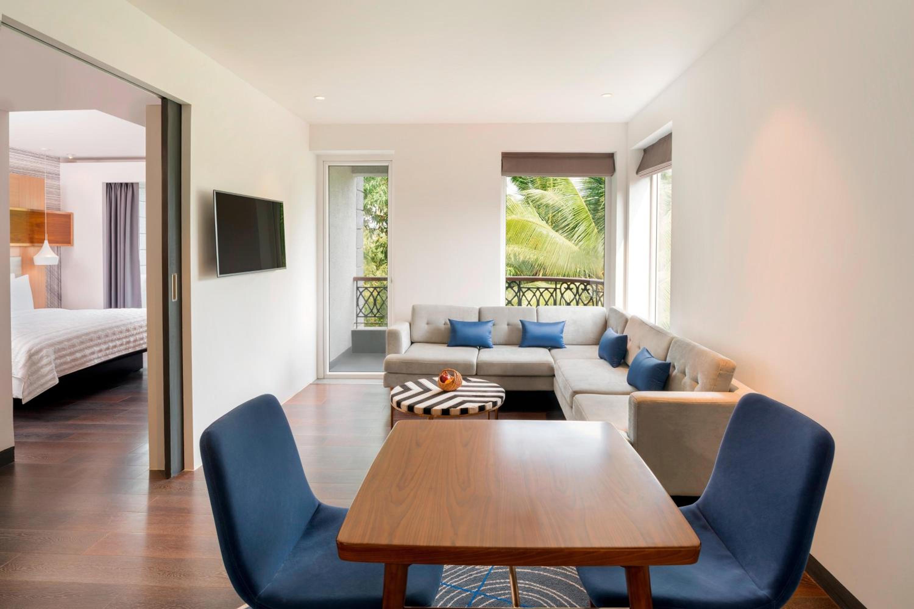 Junior Suite – 30% off on F&B, Laundry and Hotel Transportation – Complimentary Beer on Arrival – Happy hours from 5 PM to 8 PM at Longitude 73 only on House Beverages/Mocktails photo