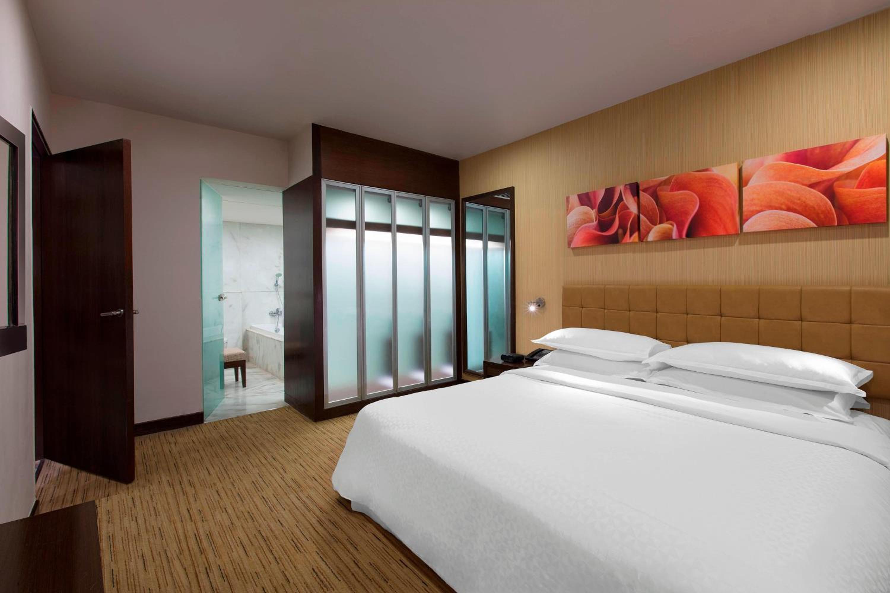 Executive Suite with Pool view with 30% discount on Food & Soft Beverages and Complimentary Lounge Access with 2 IMFL drinks & snack buffet during 1800 to 2000 hrs