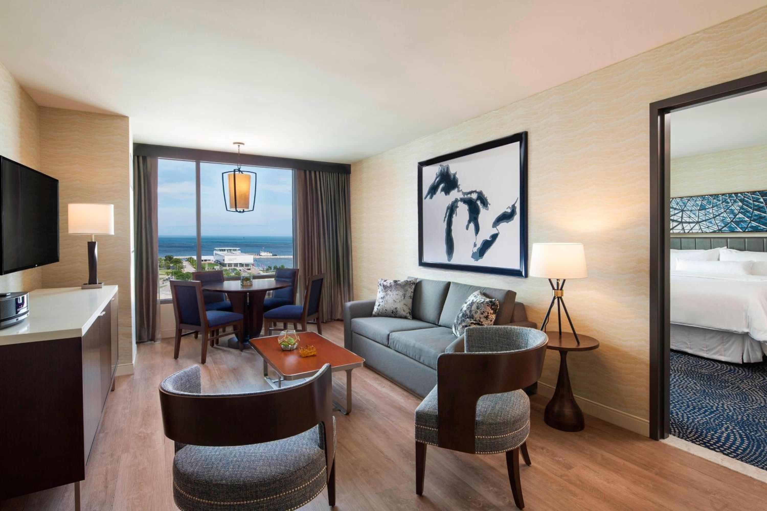 Deluxe Suite