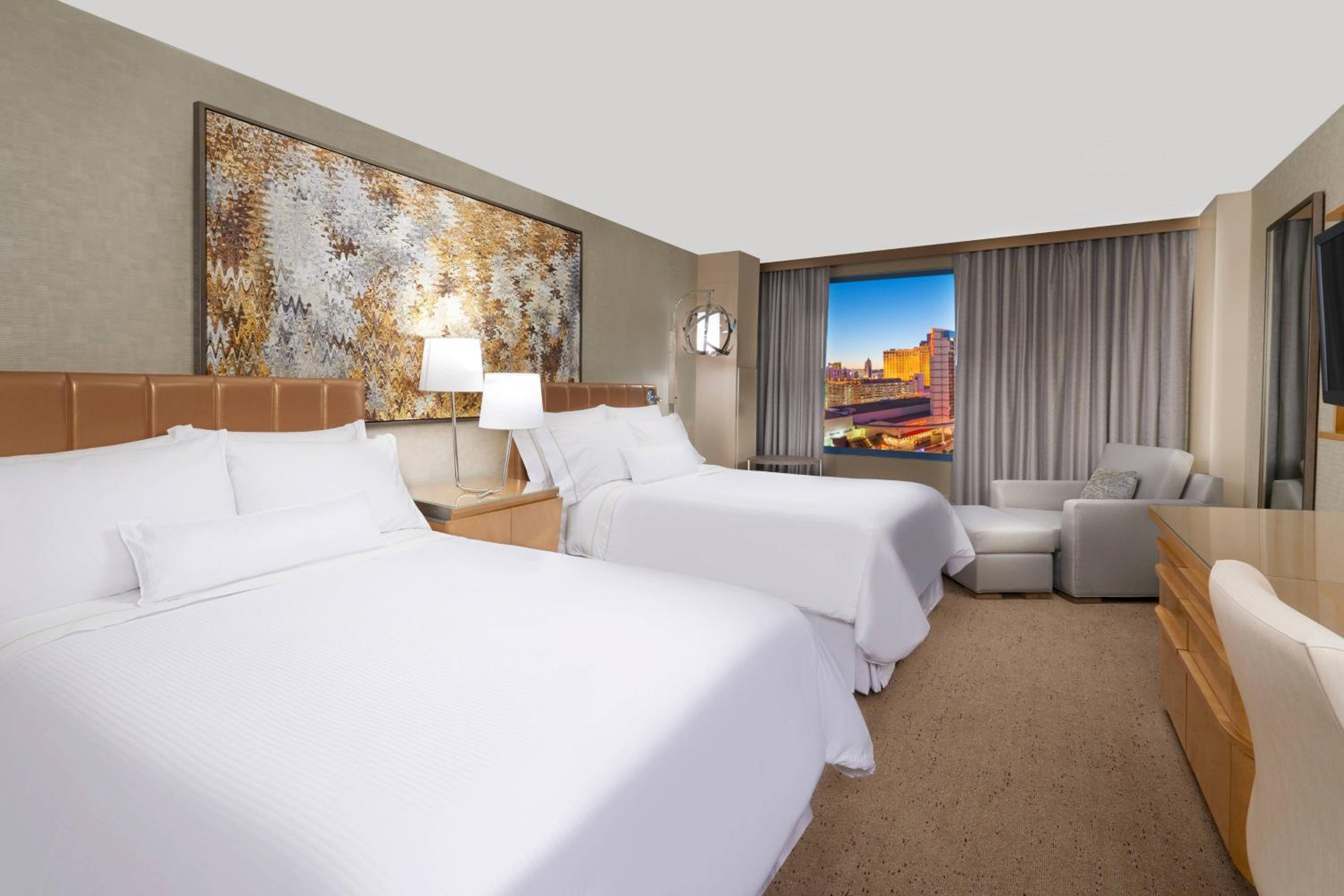 Deluxe 2 Double Beds, Guest room, 2 Double, City view
