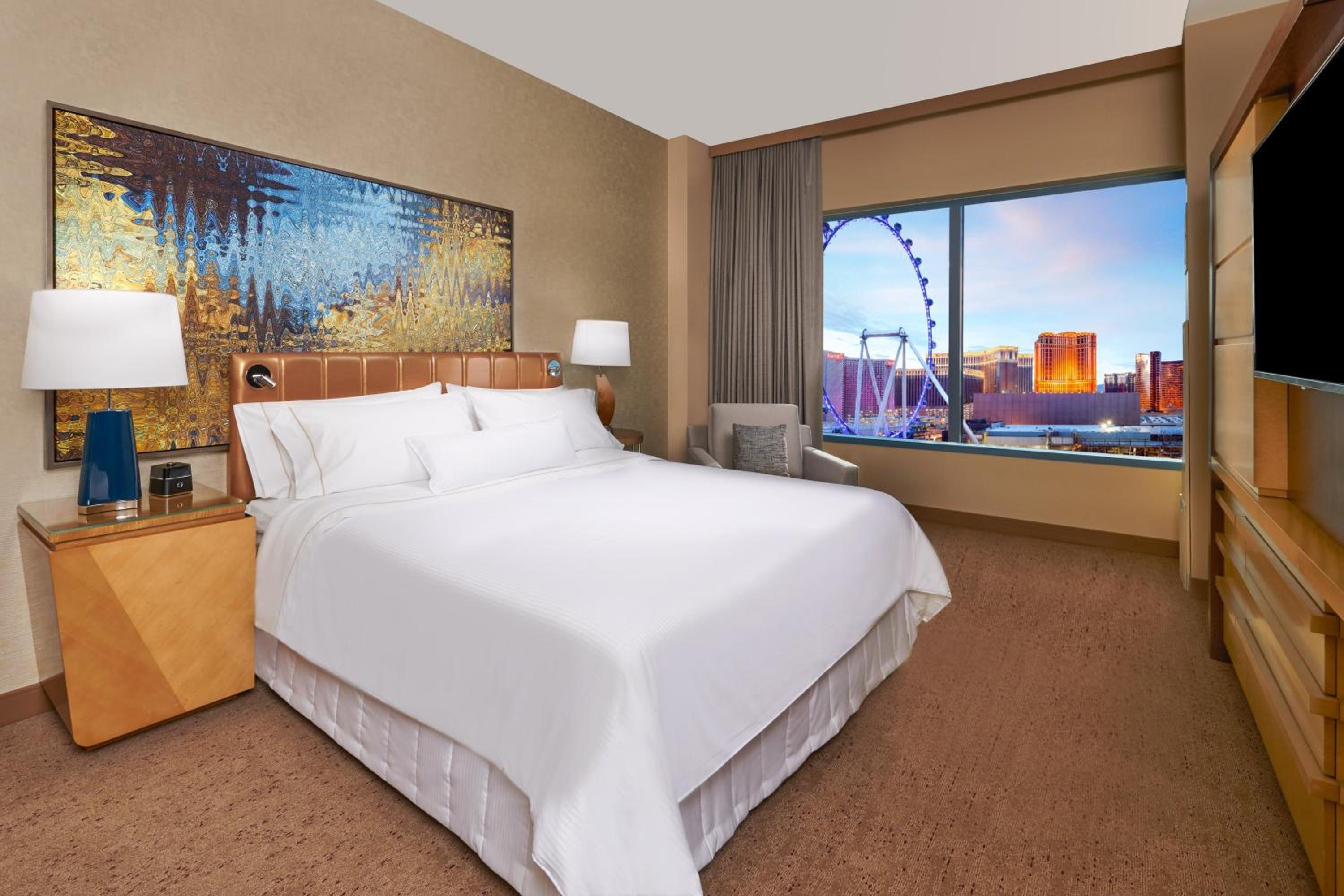 Executive Suite, 1 King, Alternate bed: sofa bed - Photo 5