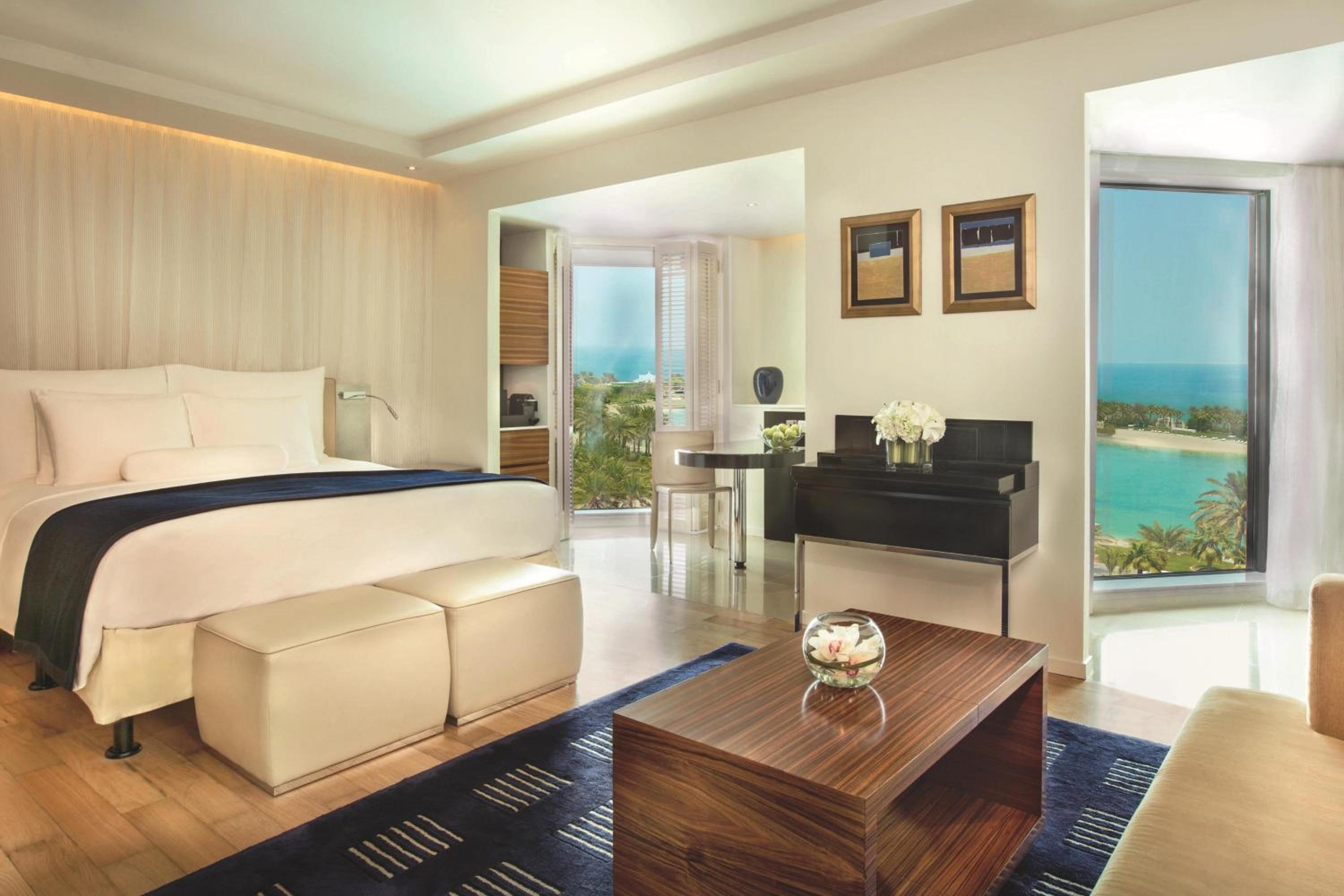 Club Room King with Club Lounge Access