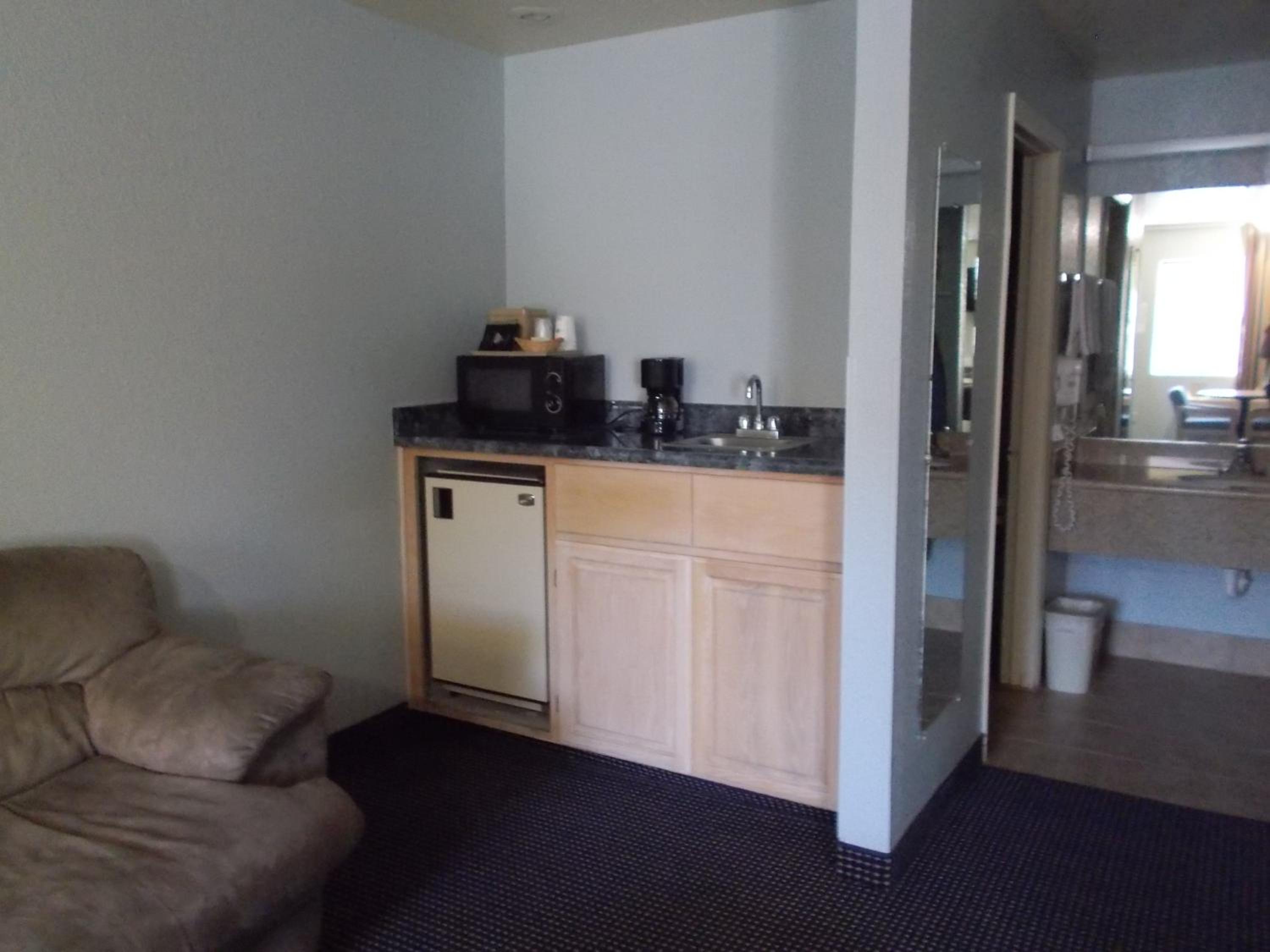 King Studio Suite - Non-Smoking photo 3