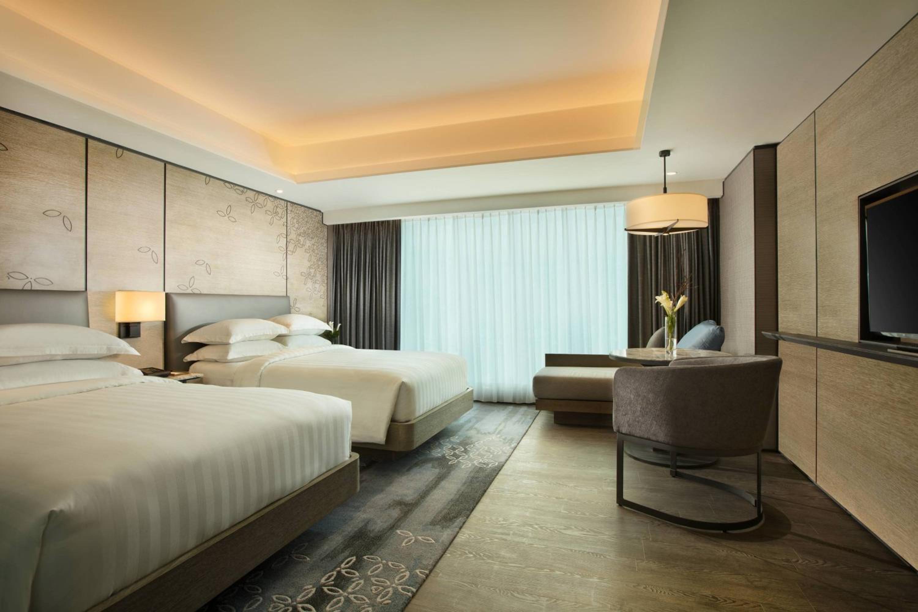 M Club lounge access, Guest room, 2 Double, City view