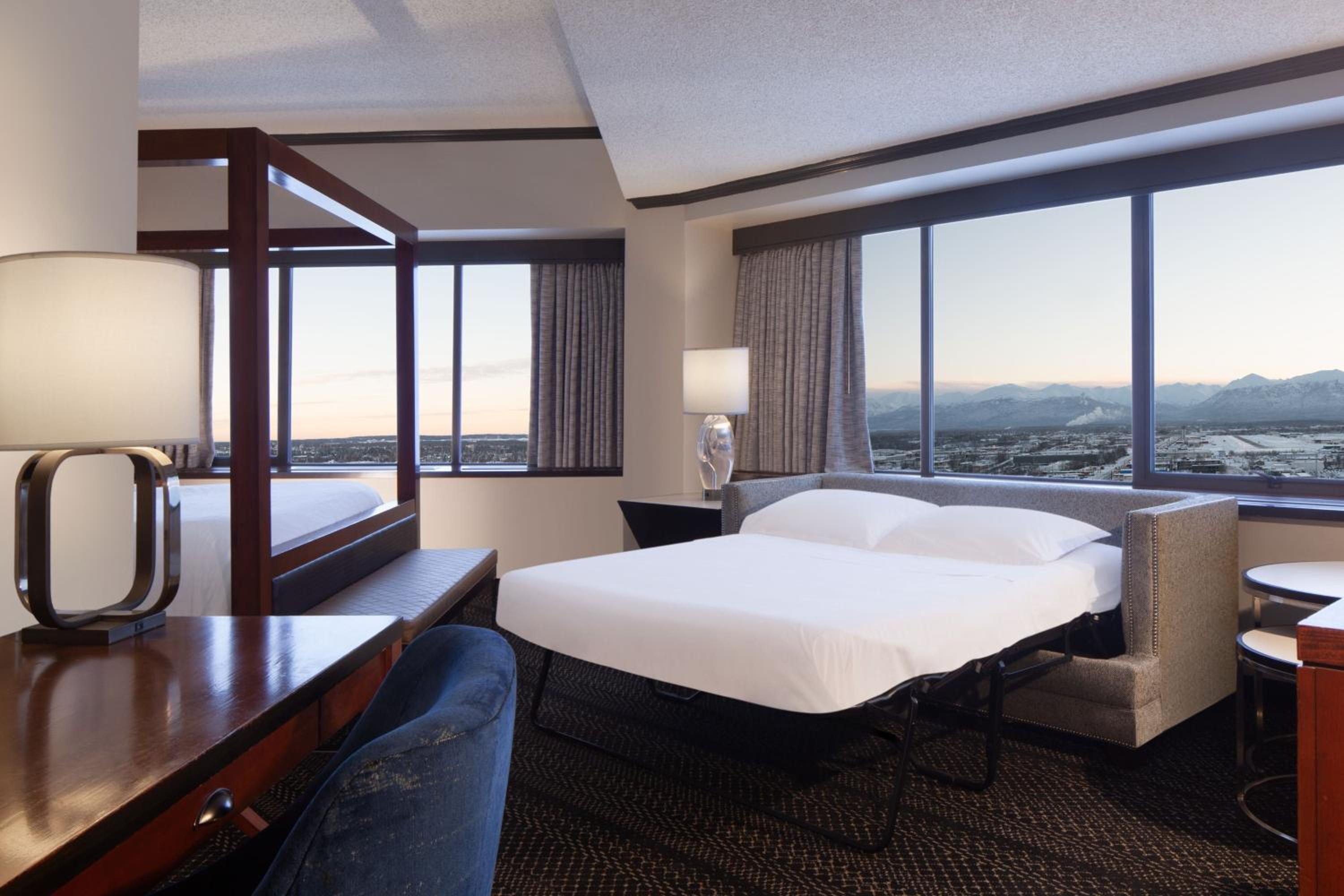 1 Bedroom Junior Suite, 1 King, Sofa bed  - Photo 3