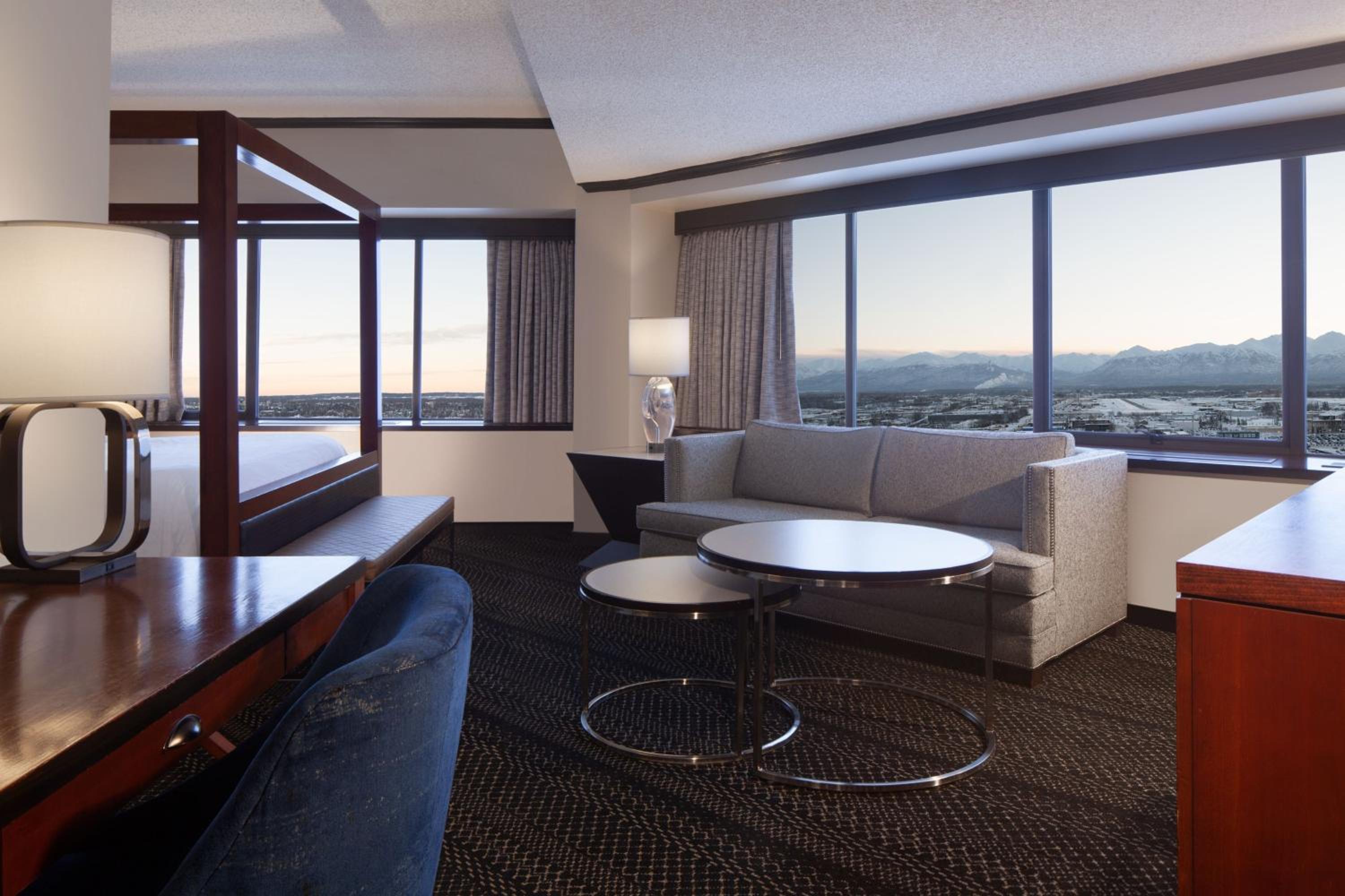 1 Bedroom Junior Suite, 1 King, Sofa bed  - Photo 1