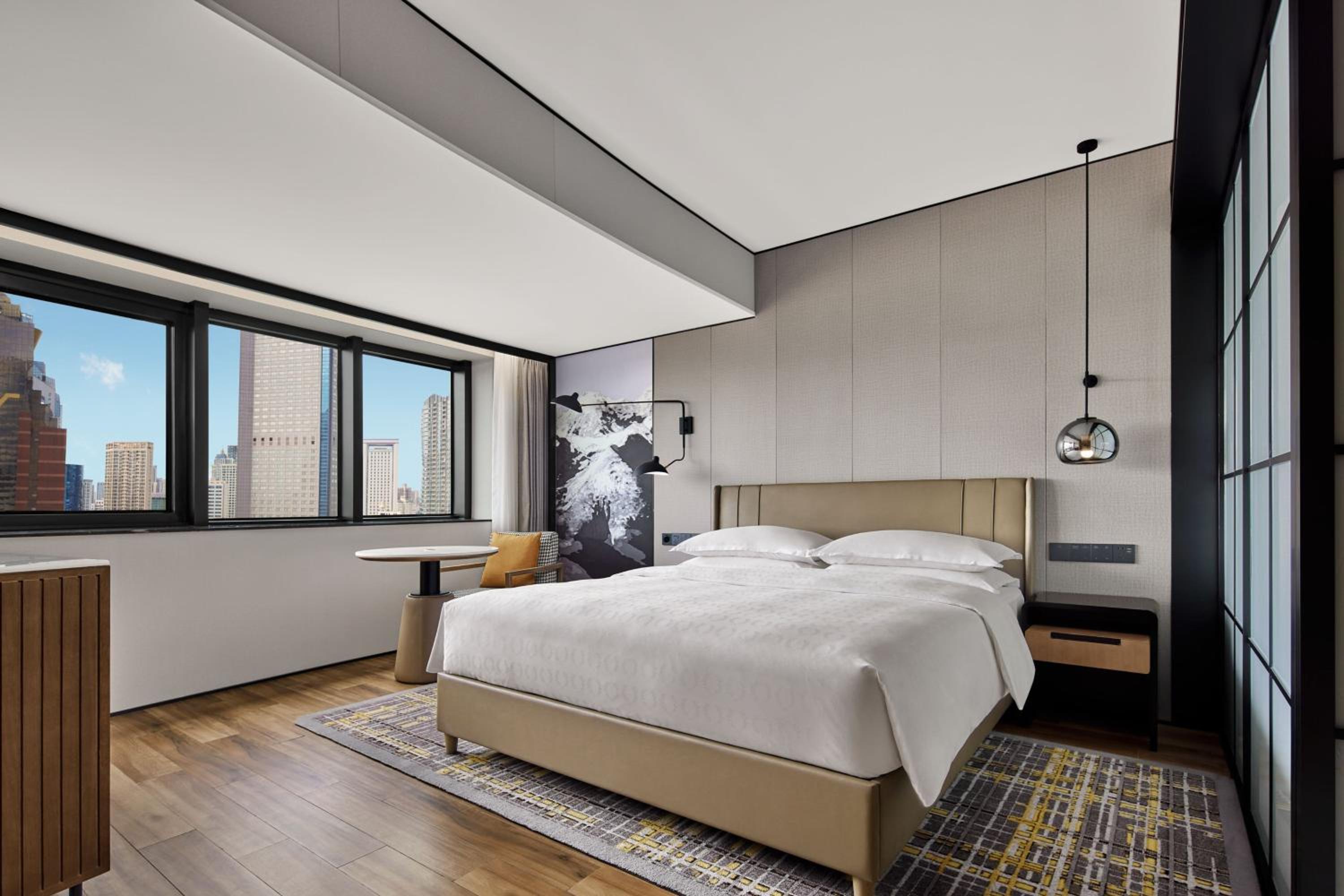 Deluxe King Bed Room - Photo 3