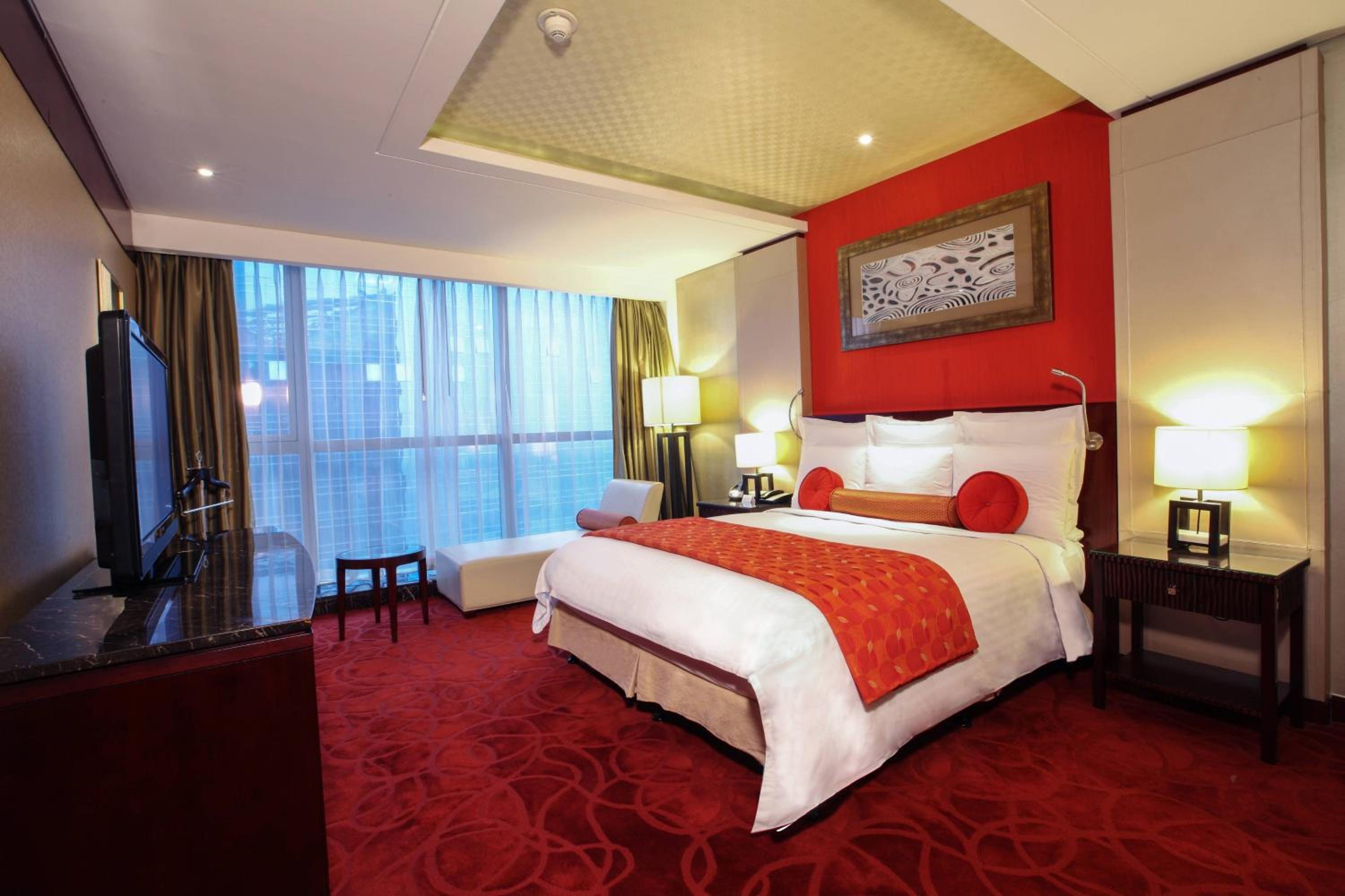 Executive Suite, Executive lounge access, 1 King, City view - Photo 5