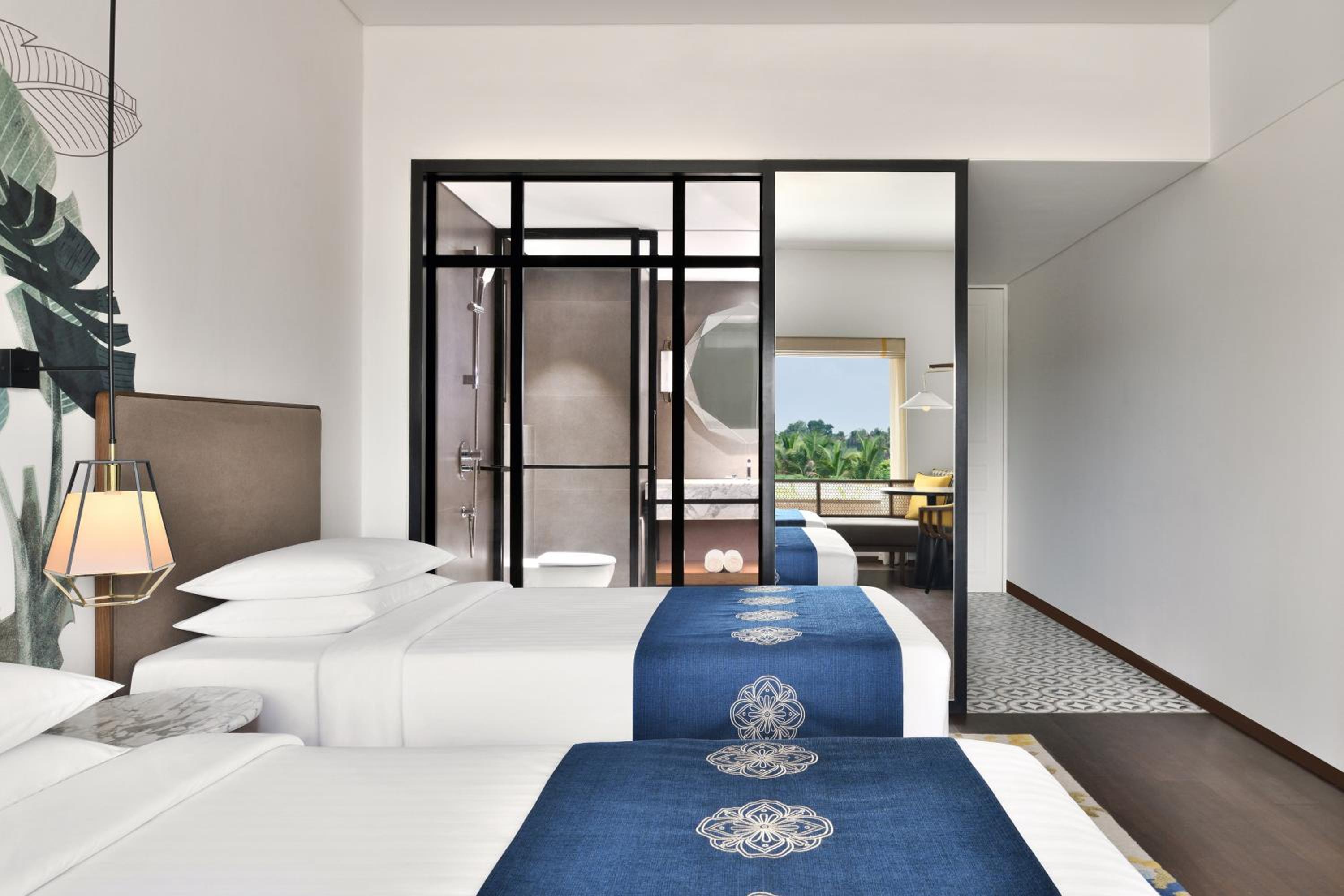 Deluxe Twin Room, Complimentary Airport Transfers and Tea Tales with Lila from 5pm to 6pm.2 Way Airport Transfers Buy one drink, get a second free with our Happy Hour offer