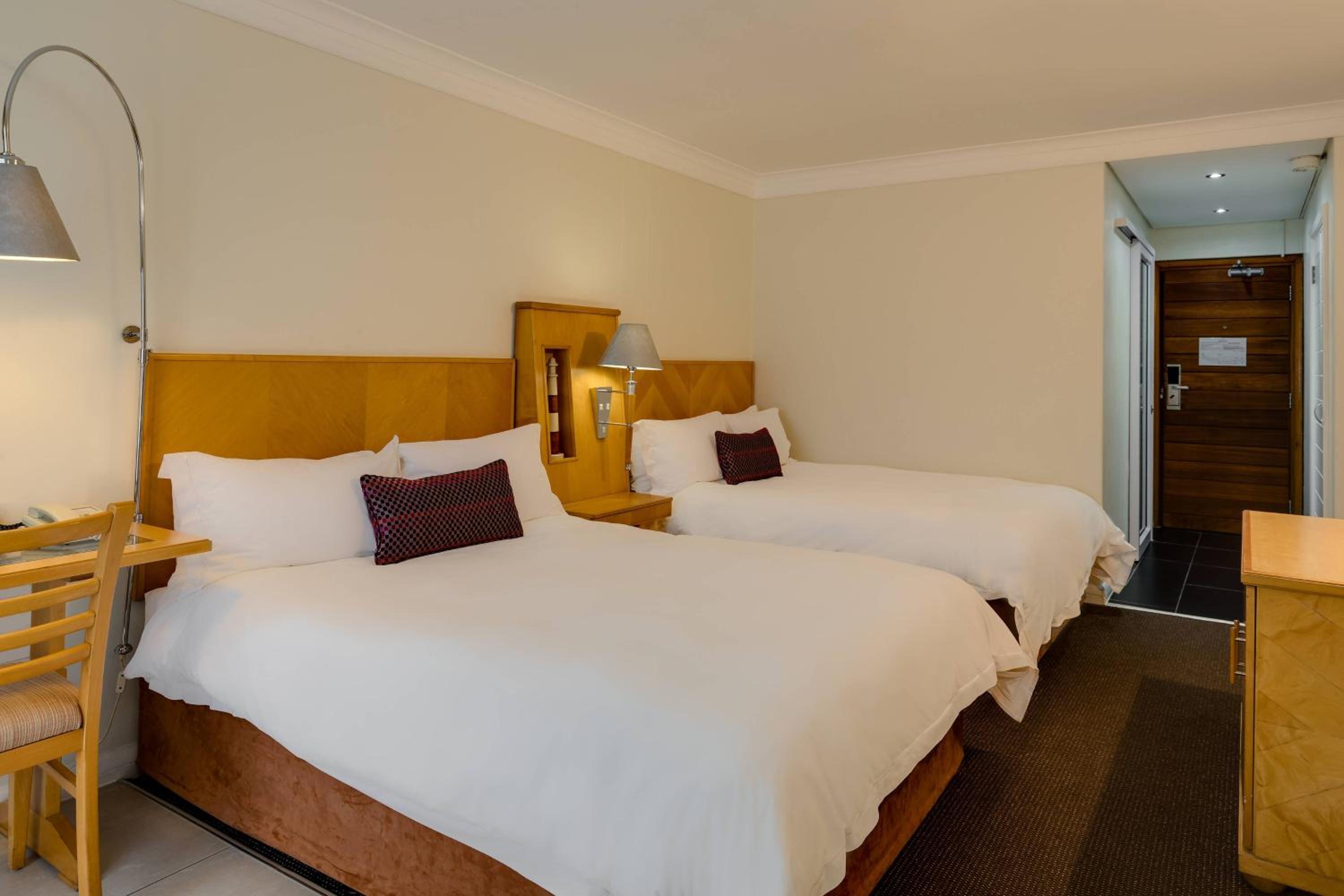 Guest room, 2 Double, Lagoon view - Photo 1
