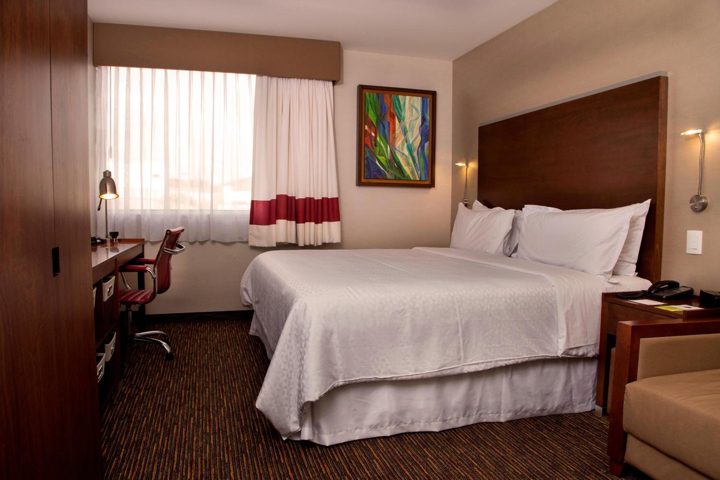 Guest room, 1 King, Sofa bed, Antea view, City view