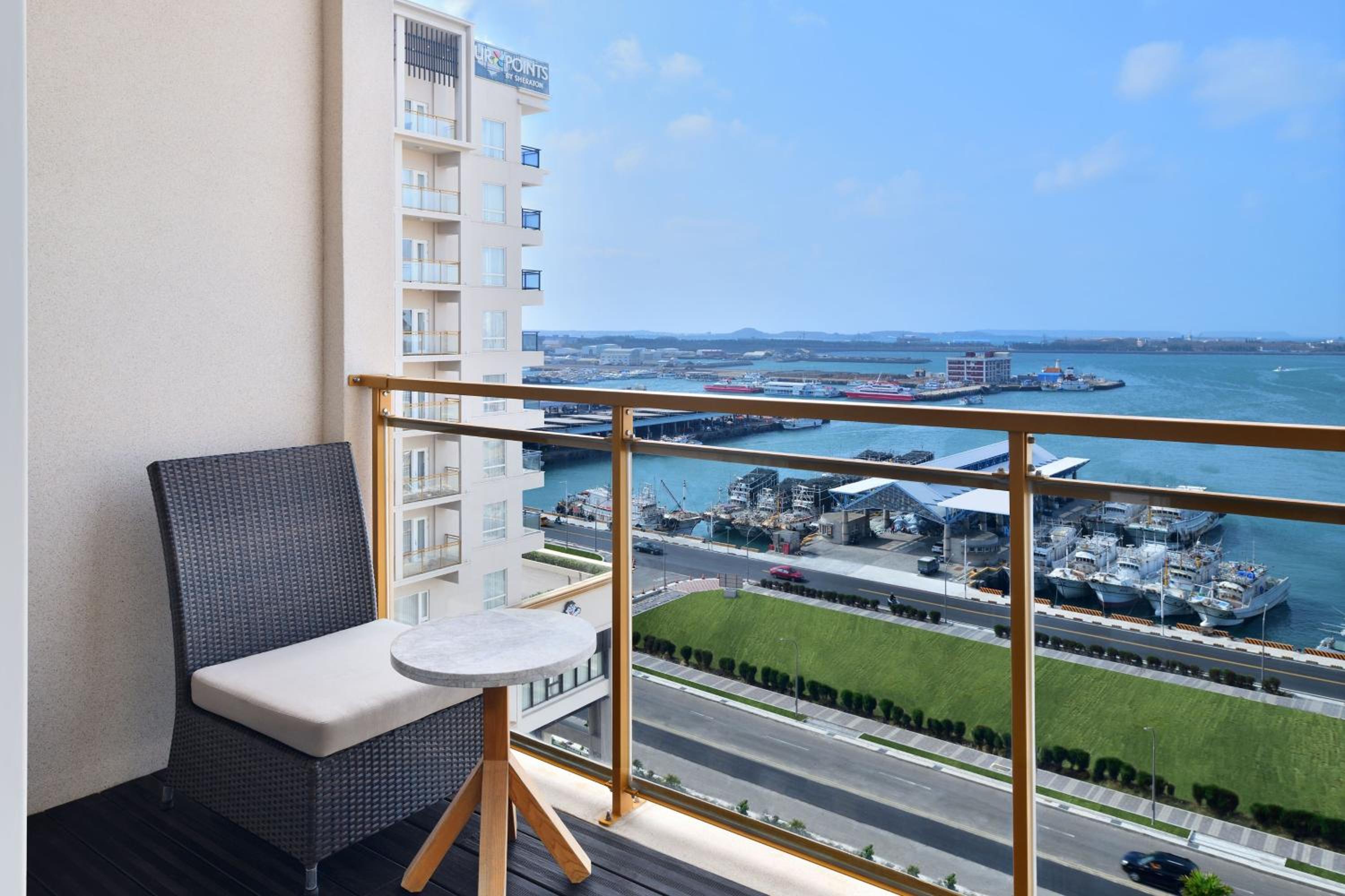 King Room with Magong Harbor View & Balcony photo 2