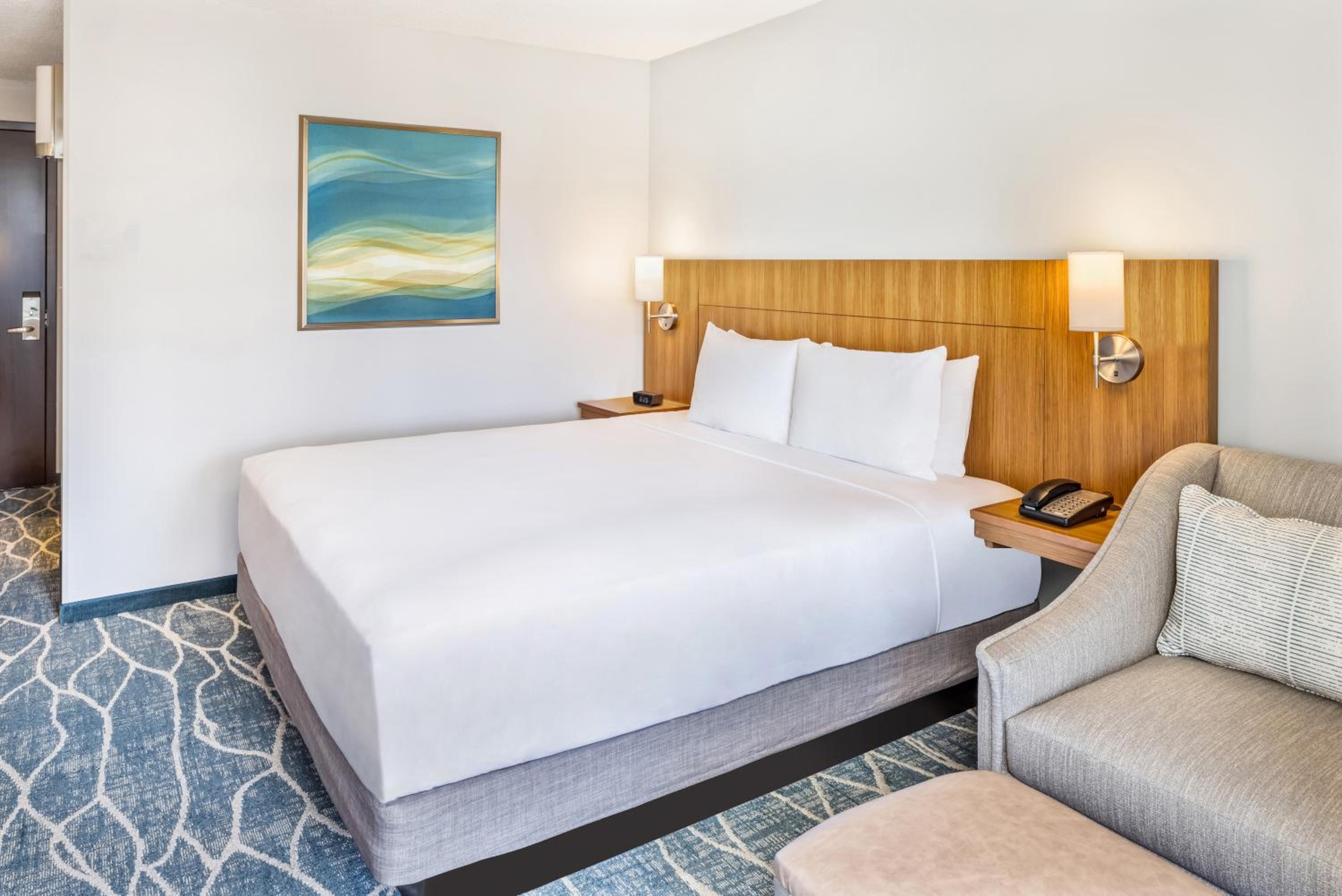 King Room with Sofa Bed and Mountain View