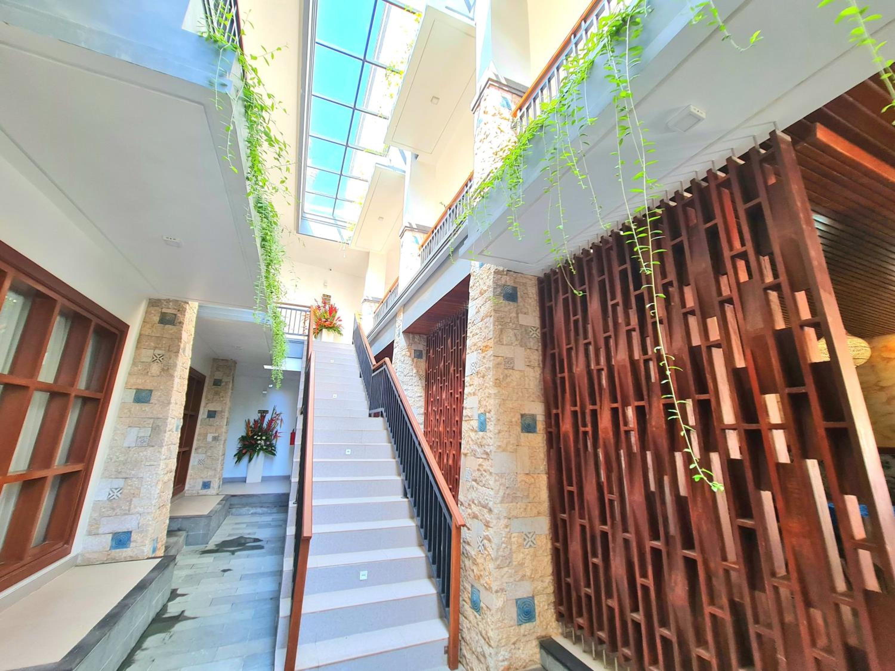 Standard Twin Room - Photo 8