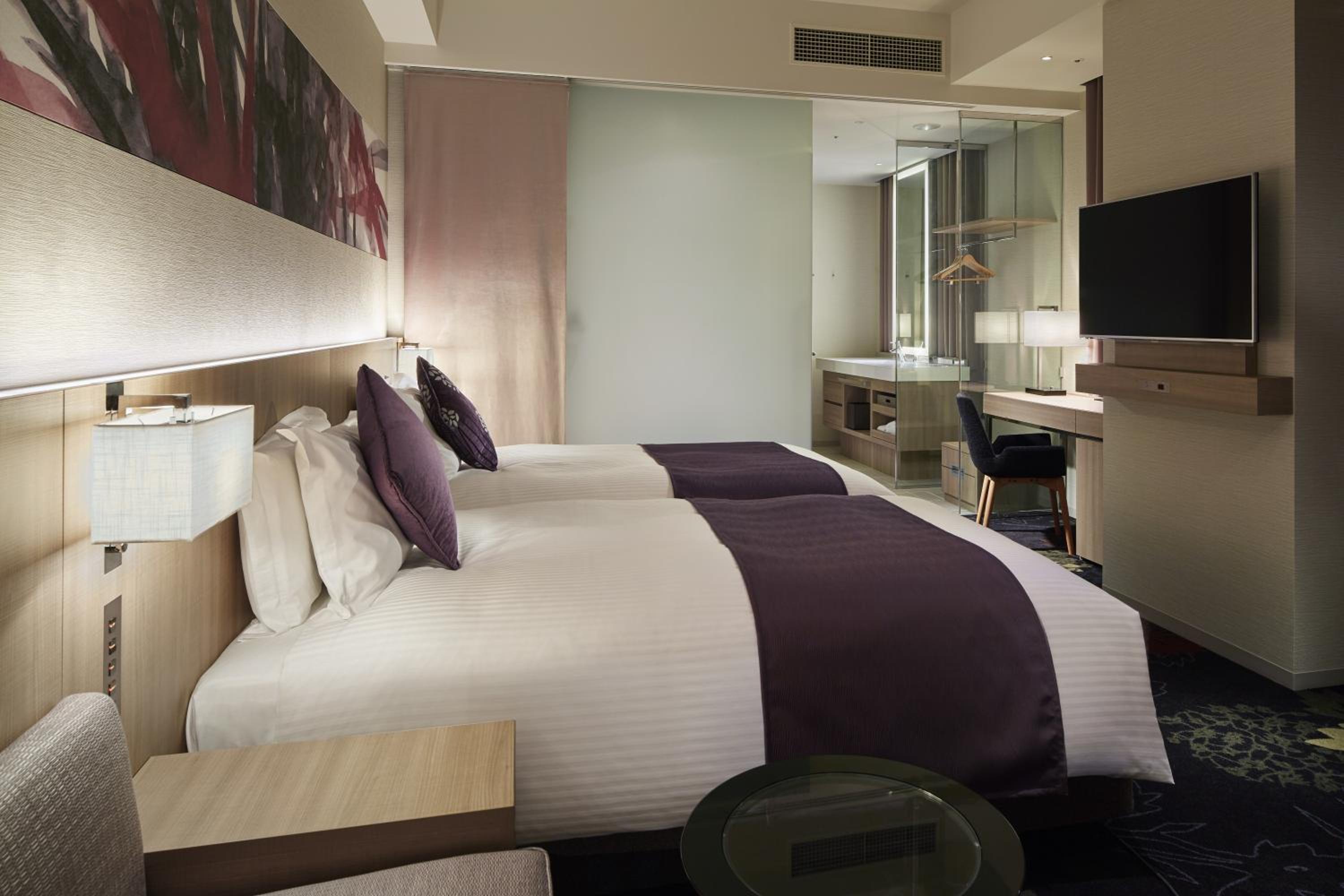 Superior Corner Twin Room