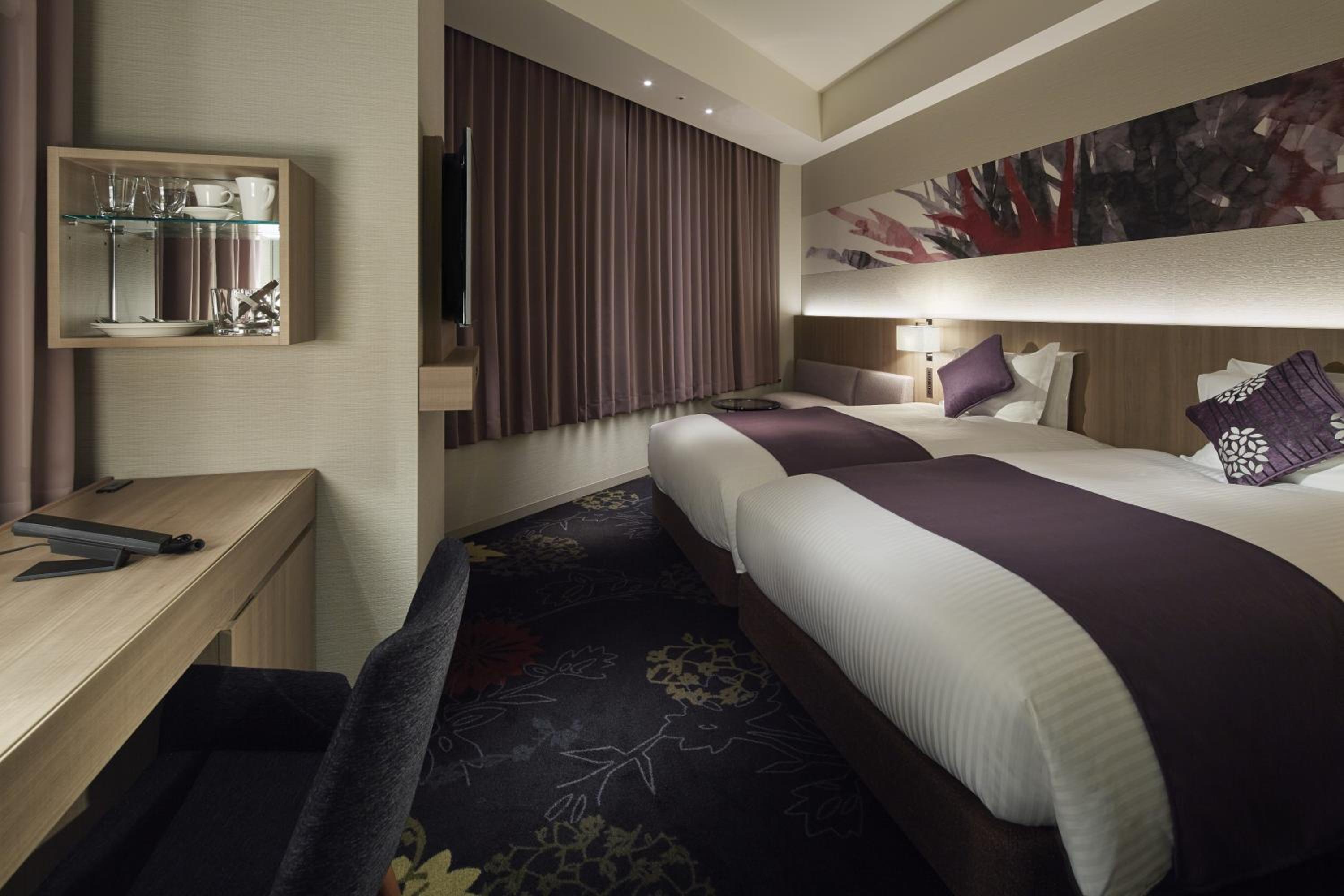 Superior Corner Twin Room