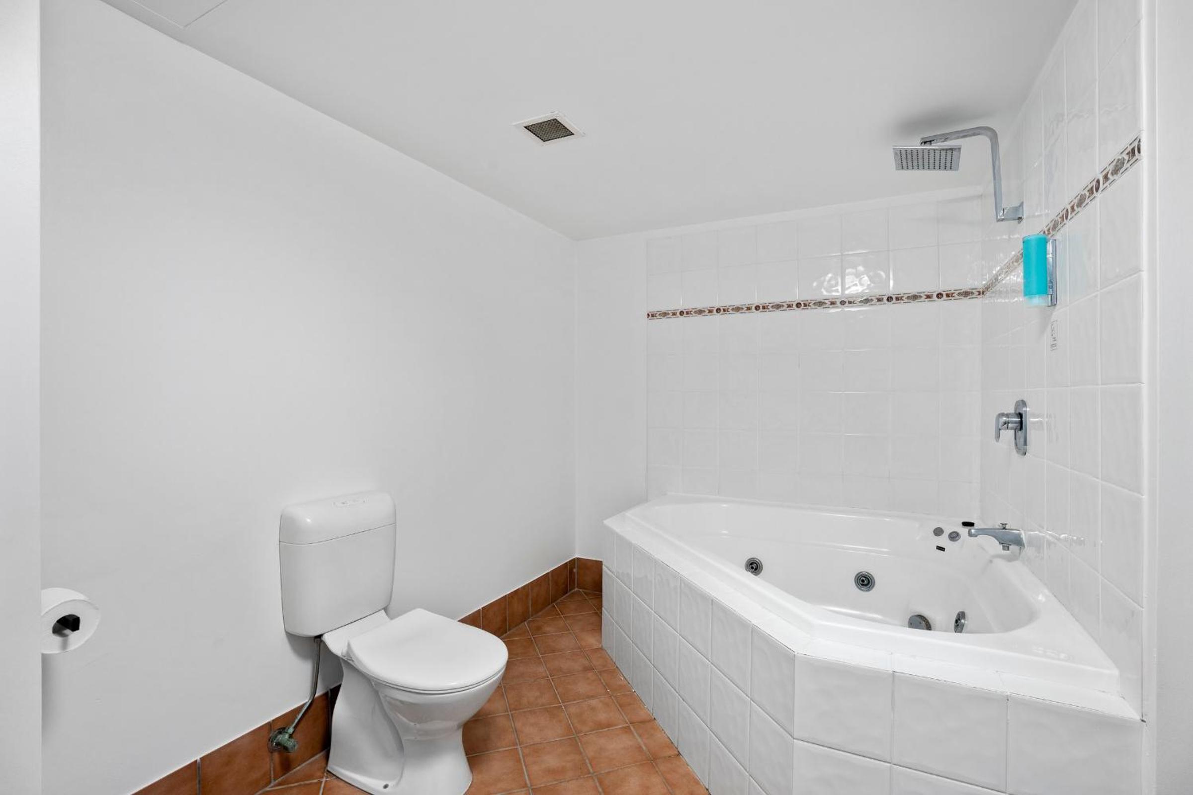 One-Bedroom Suite with Spa Bath, photo 7