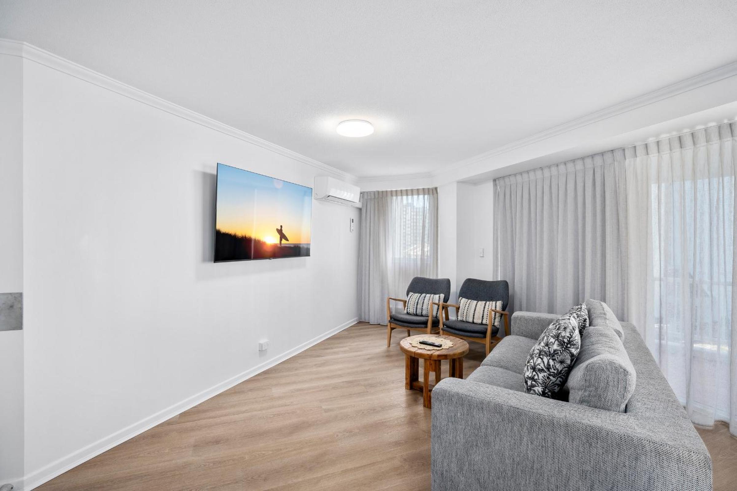 One-Bedroom Suite Deluxe - Photo 18