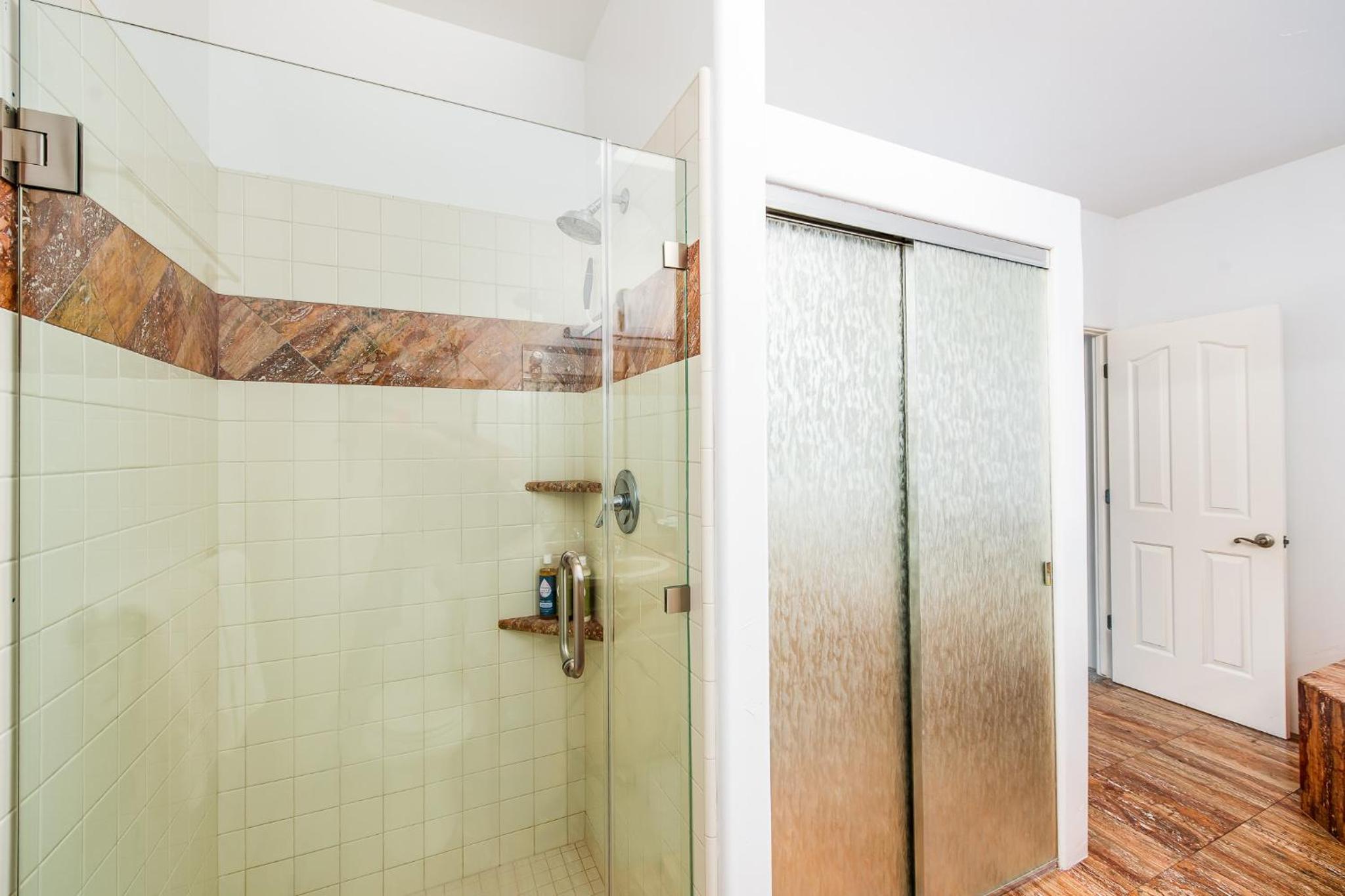 Three-Bedroom House - Photo 4
