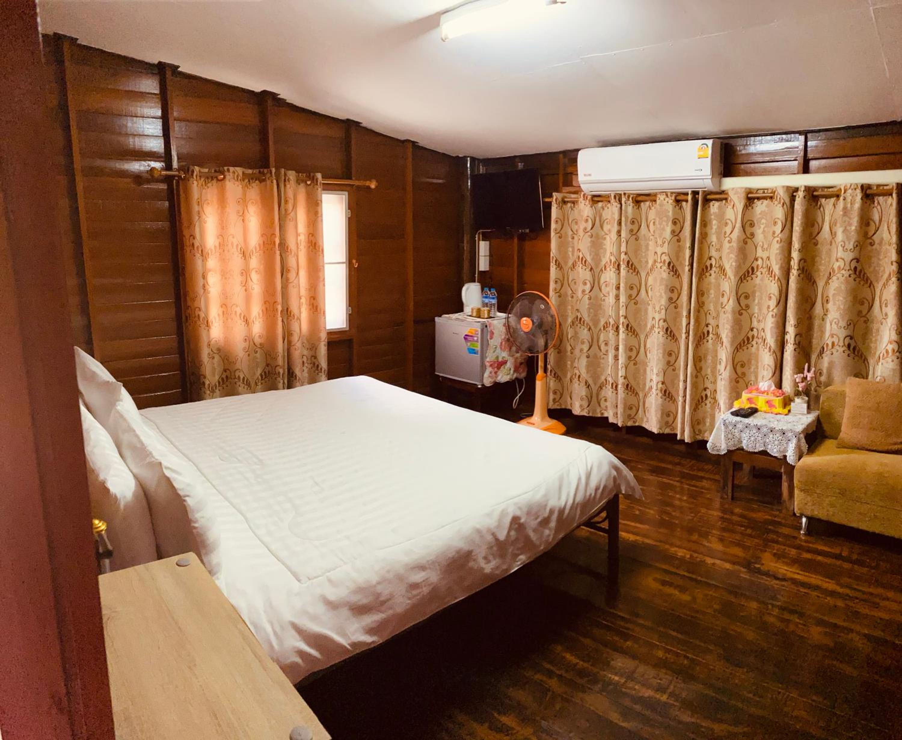 Double Room with Private Bathroom photo 2