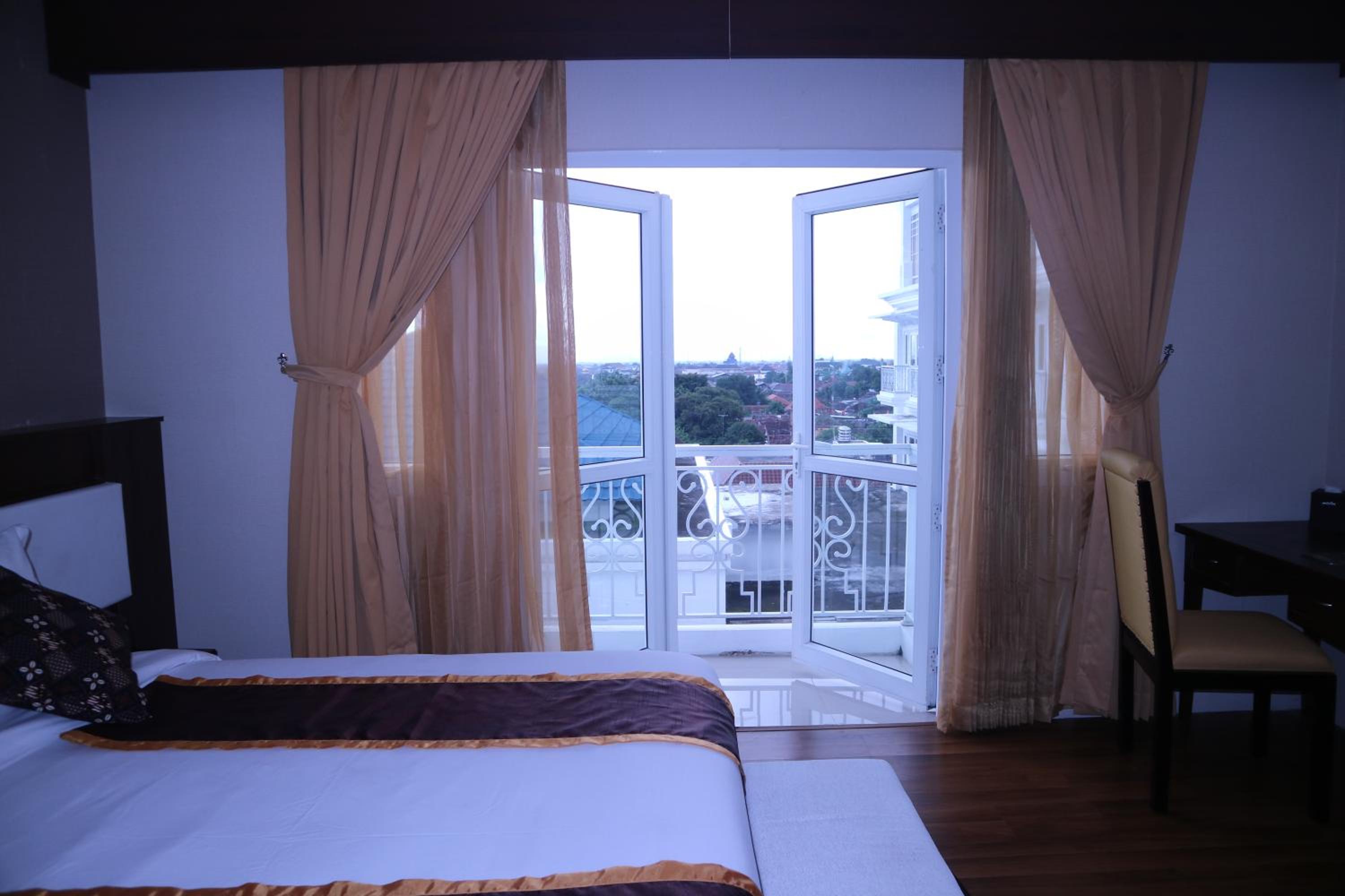 Deluxe Double Room - Photo 2