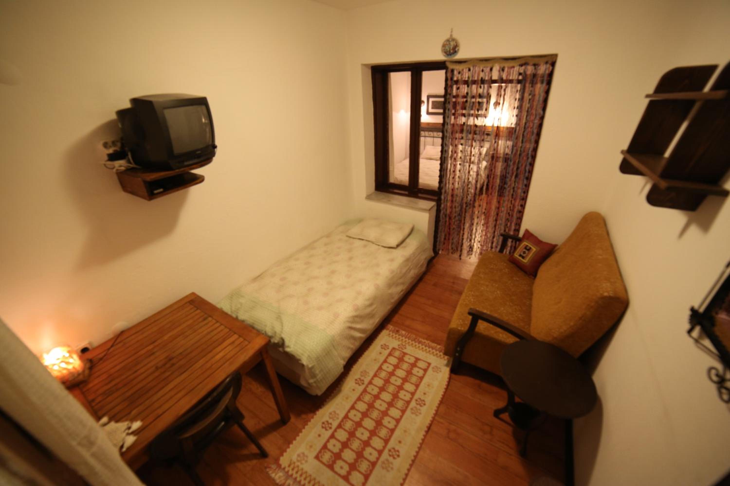 Standard Triple Room photo 2