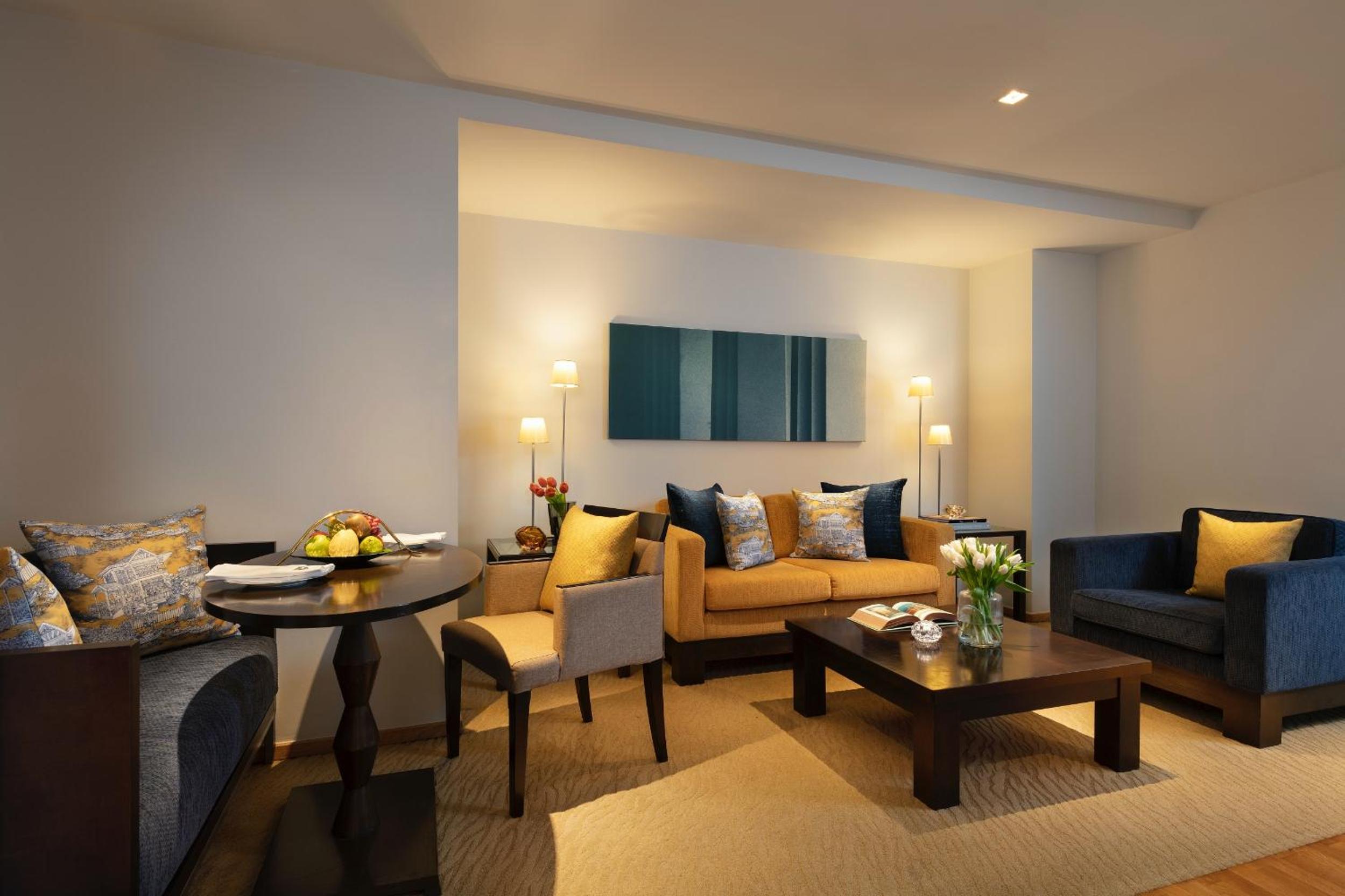 Tower Club Suite City View with Lounge