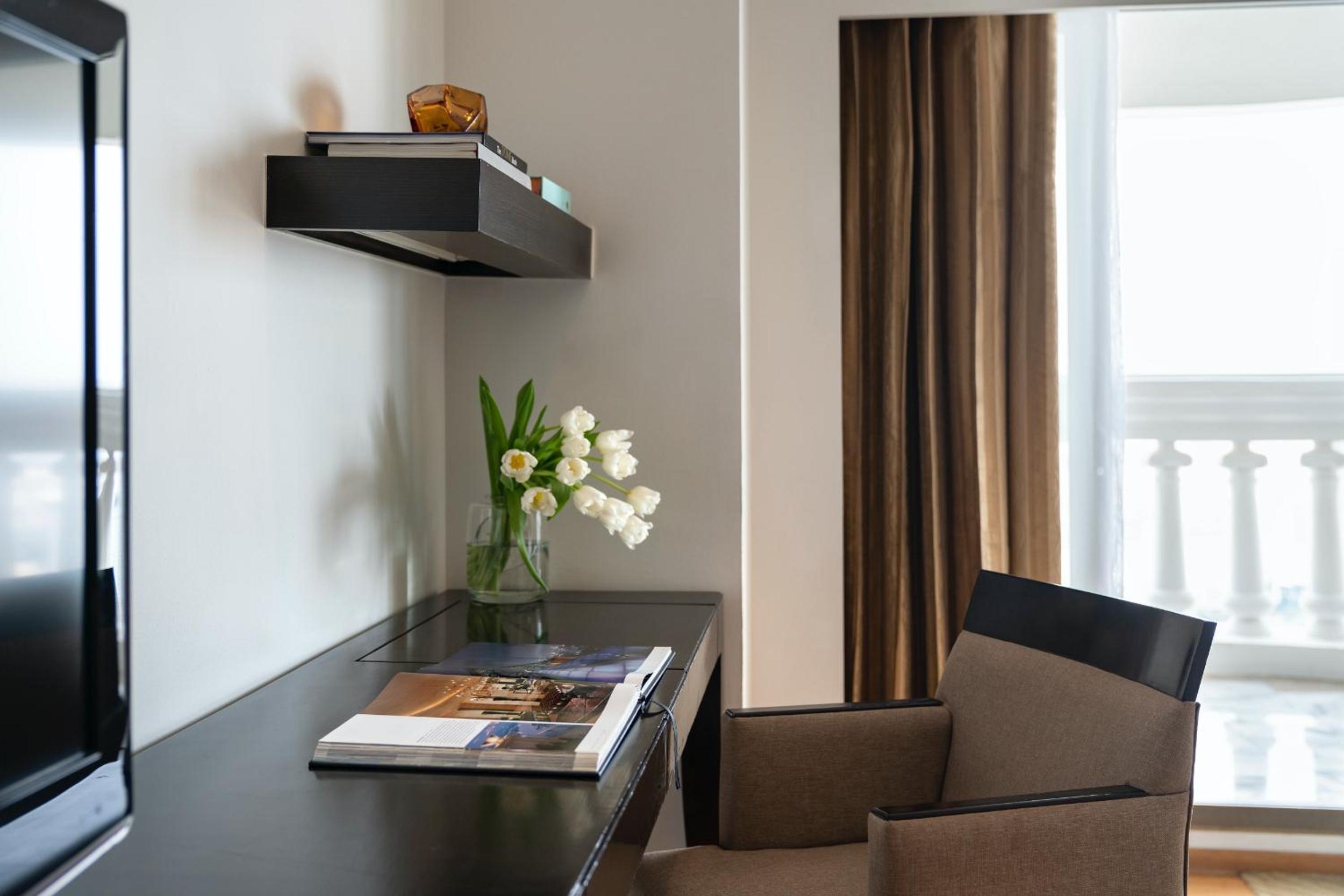 Tower Club Signature Collection City View Suite