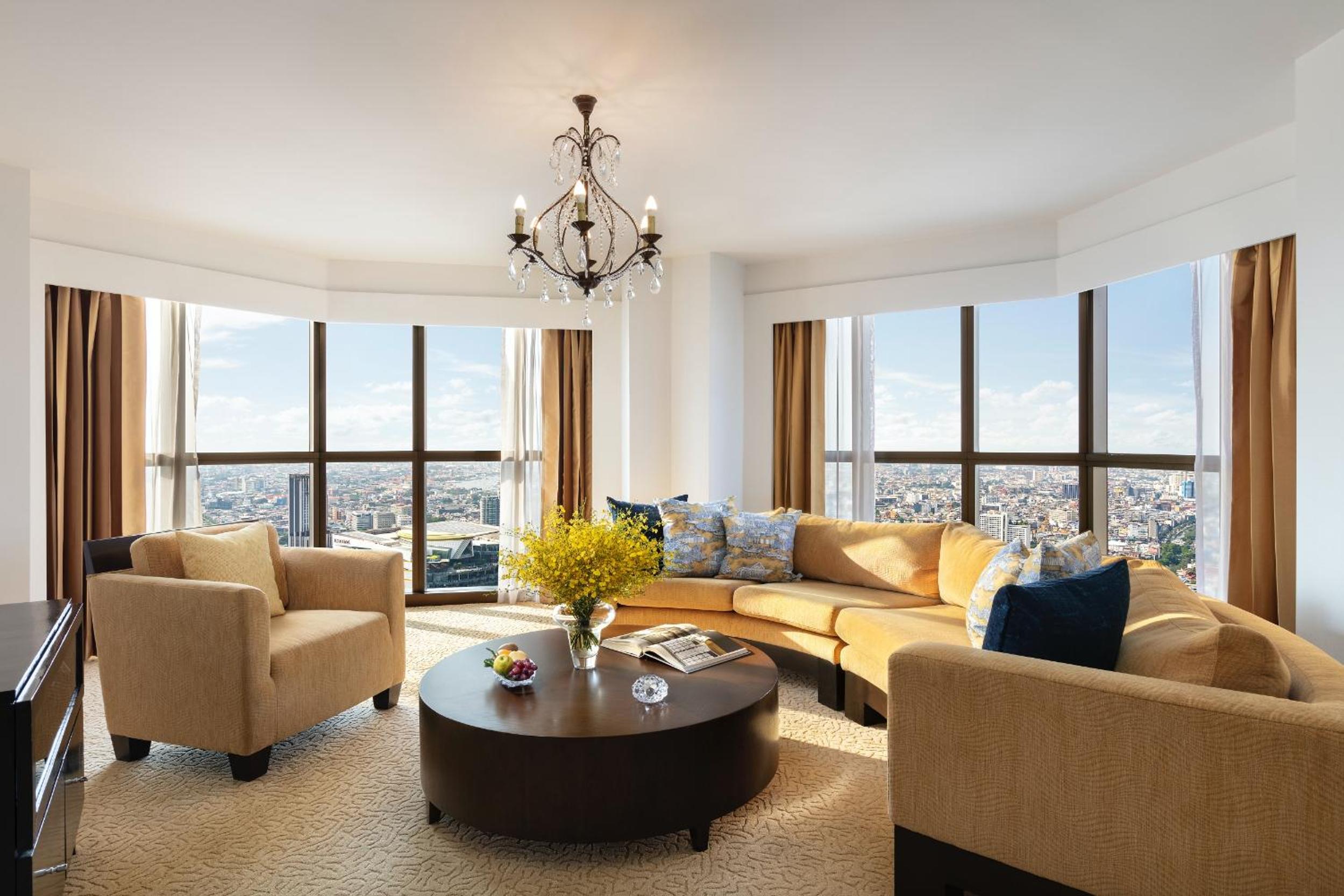 Tower Club Suite 2 Bedroom with Lounge thumbnail 5
