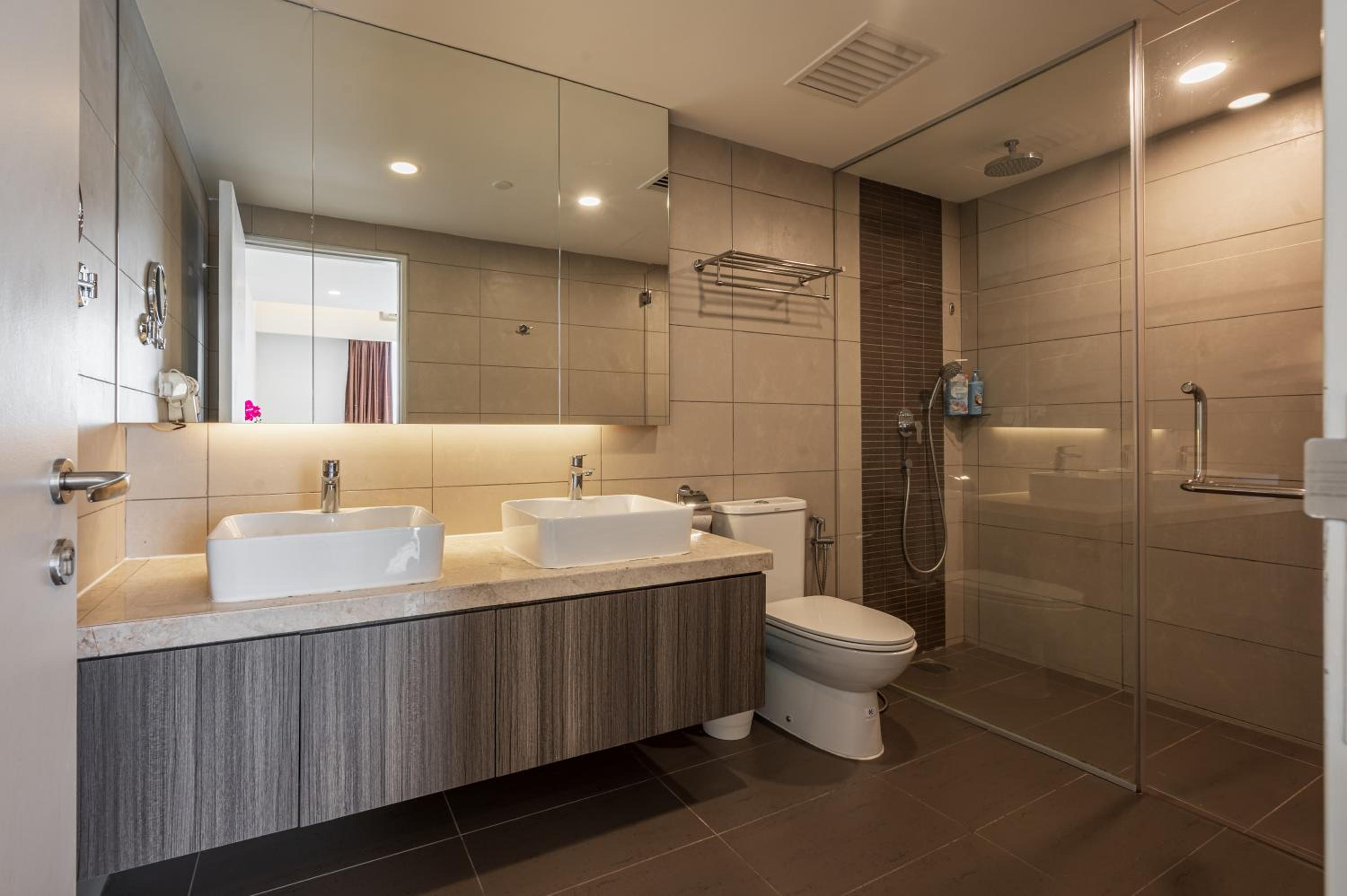 Two-Bedroom Apartment - Photo 9