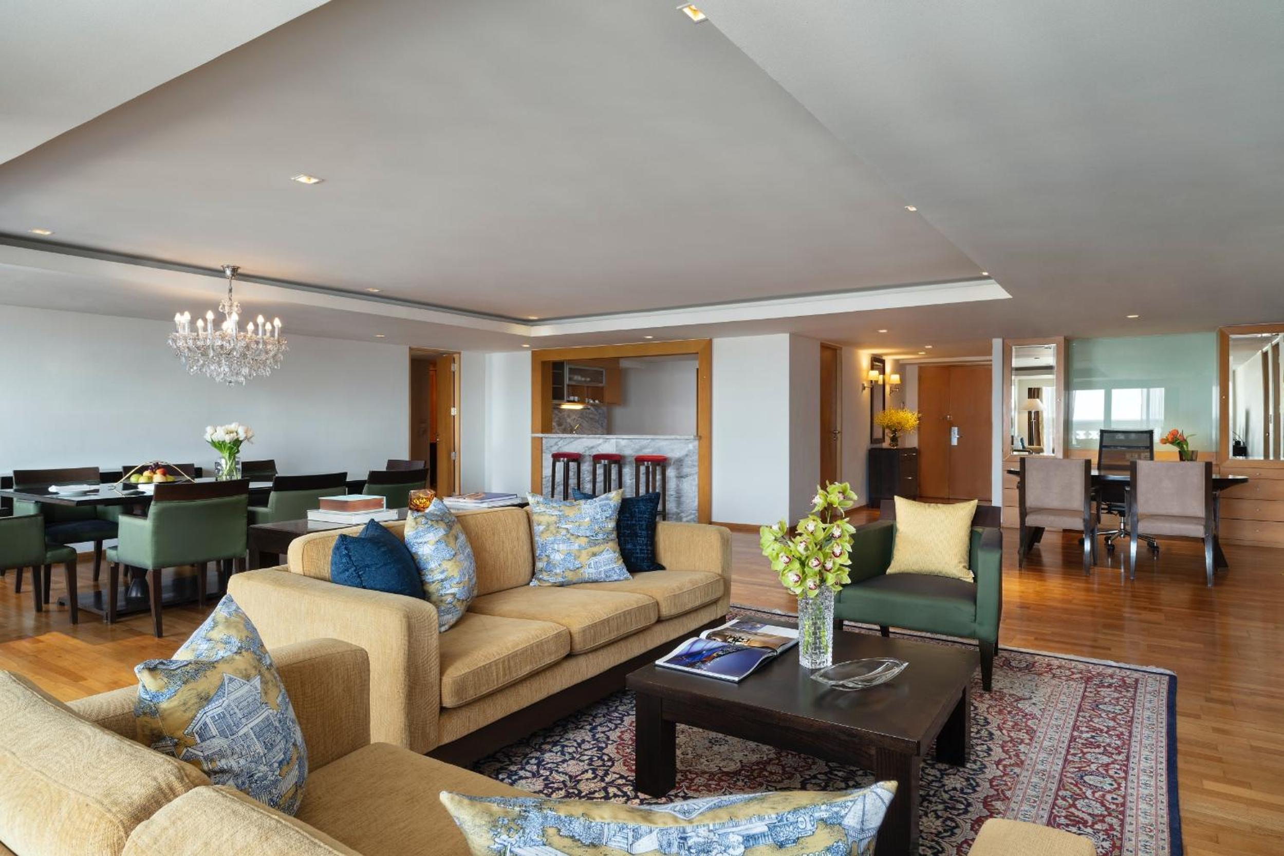 Tower Club Suite 3 Bedroom with Lounge