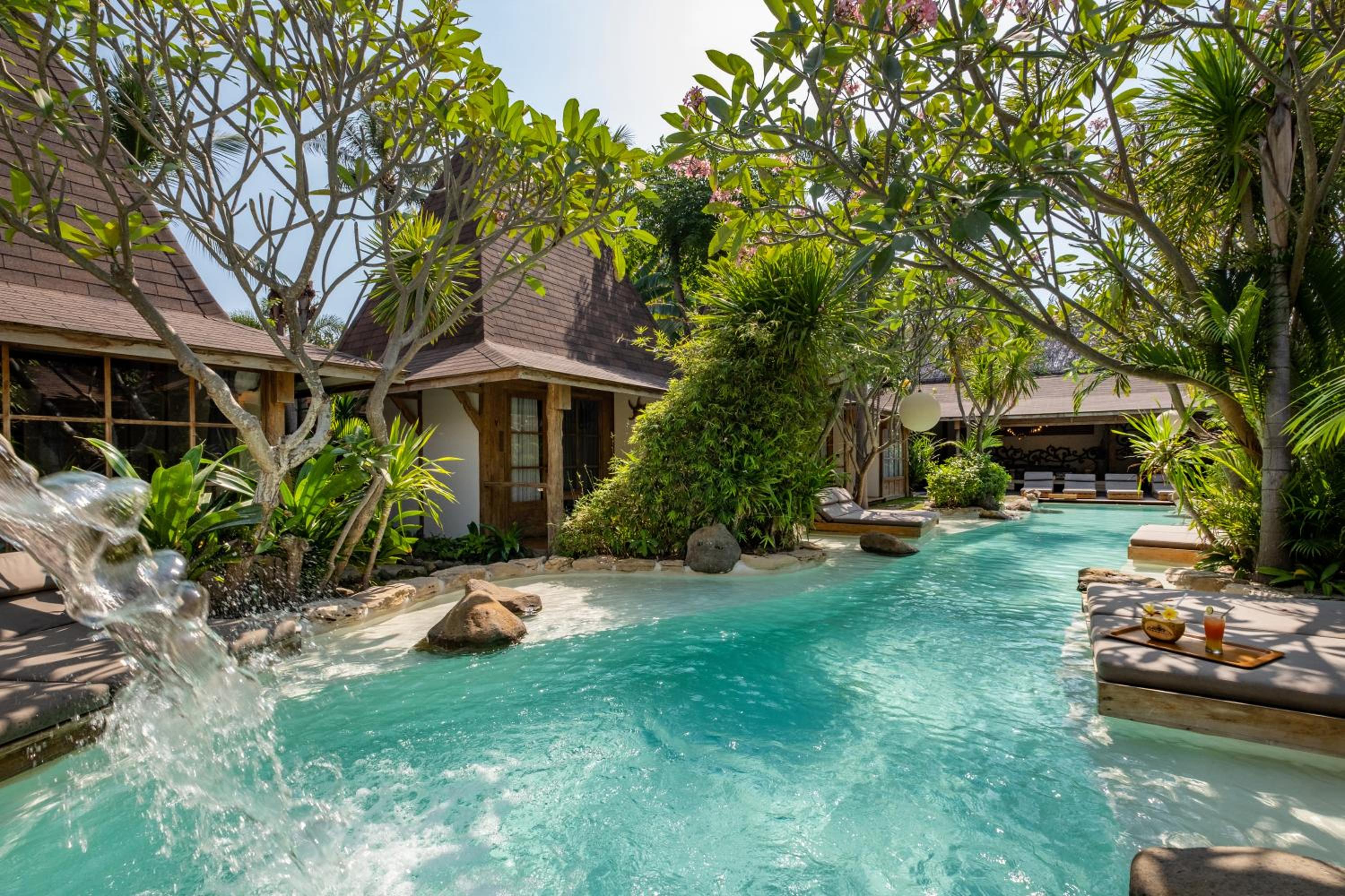 Royal Joglo - Poolside One-Bedroom - Photo 4
