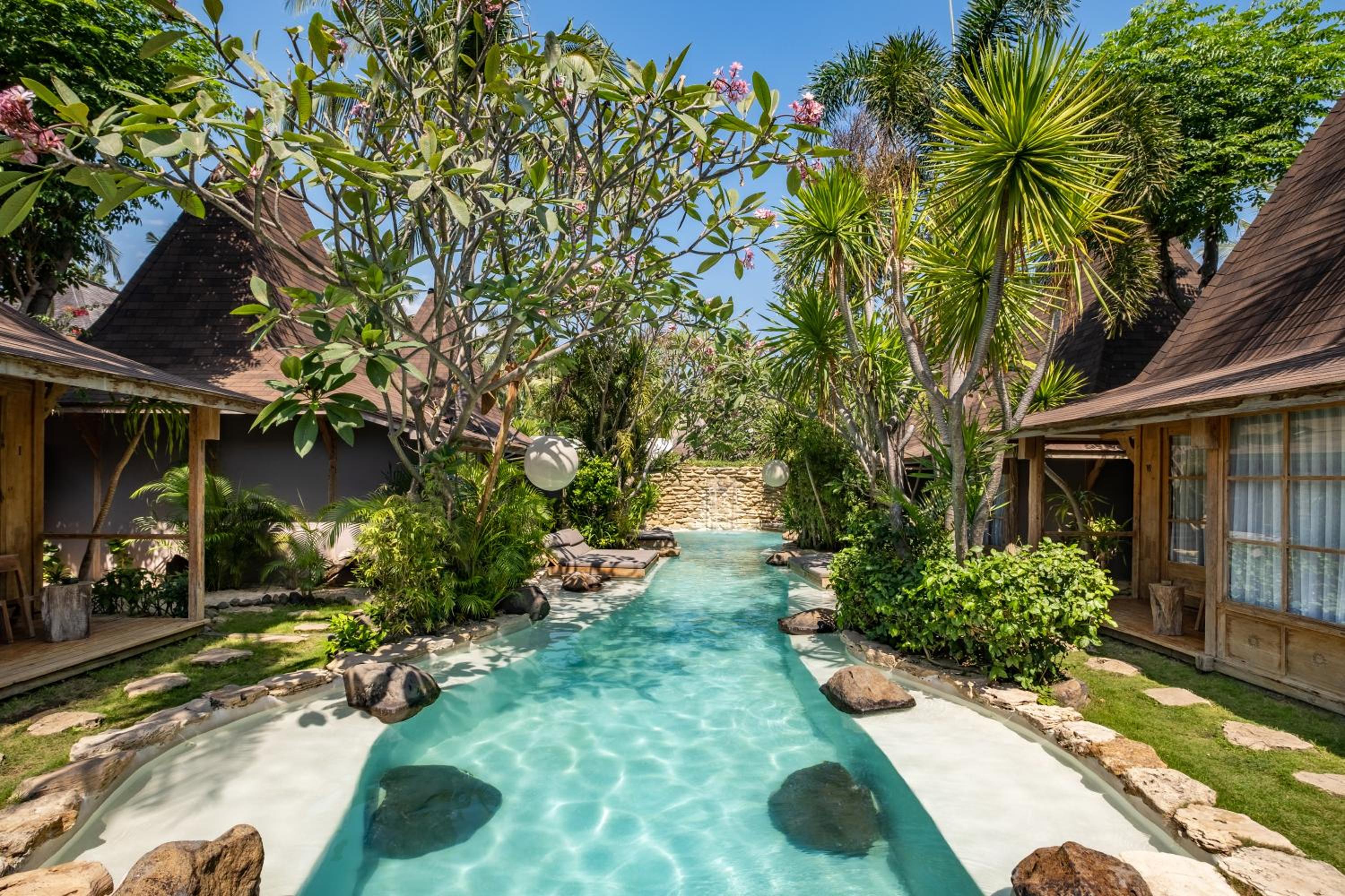 Royal Joglo - Poolside One-Bedroom - Photo 9