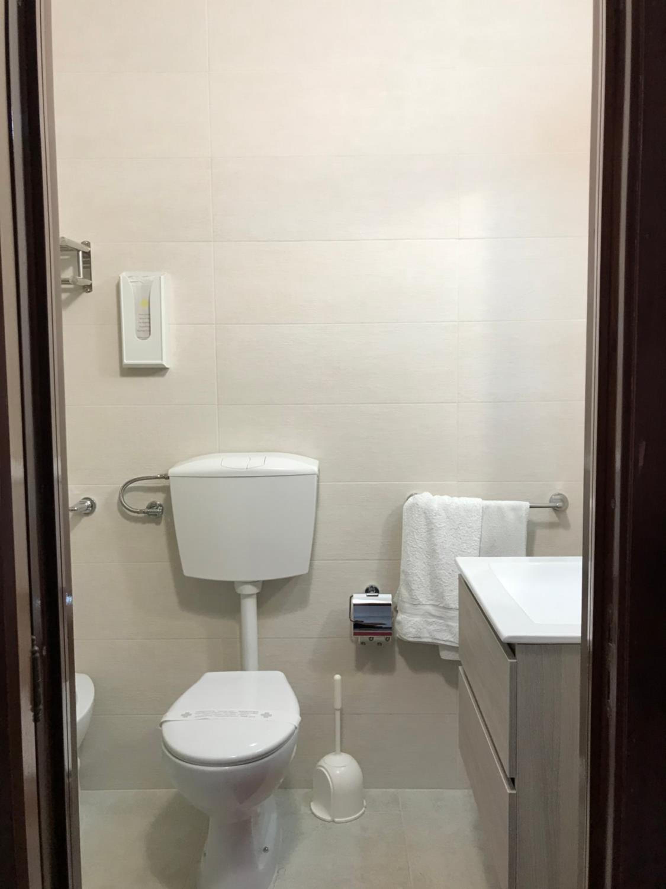 Double Room - Photo 26