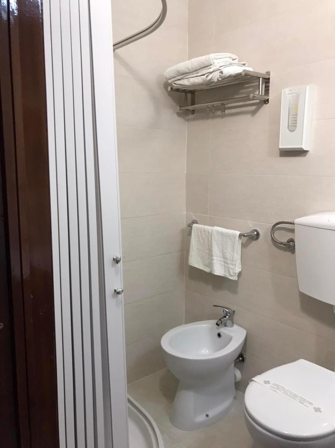 Double Room - Photo 28