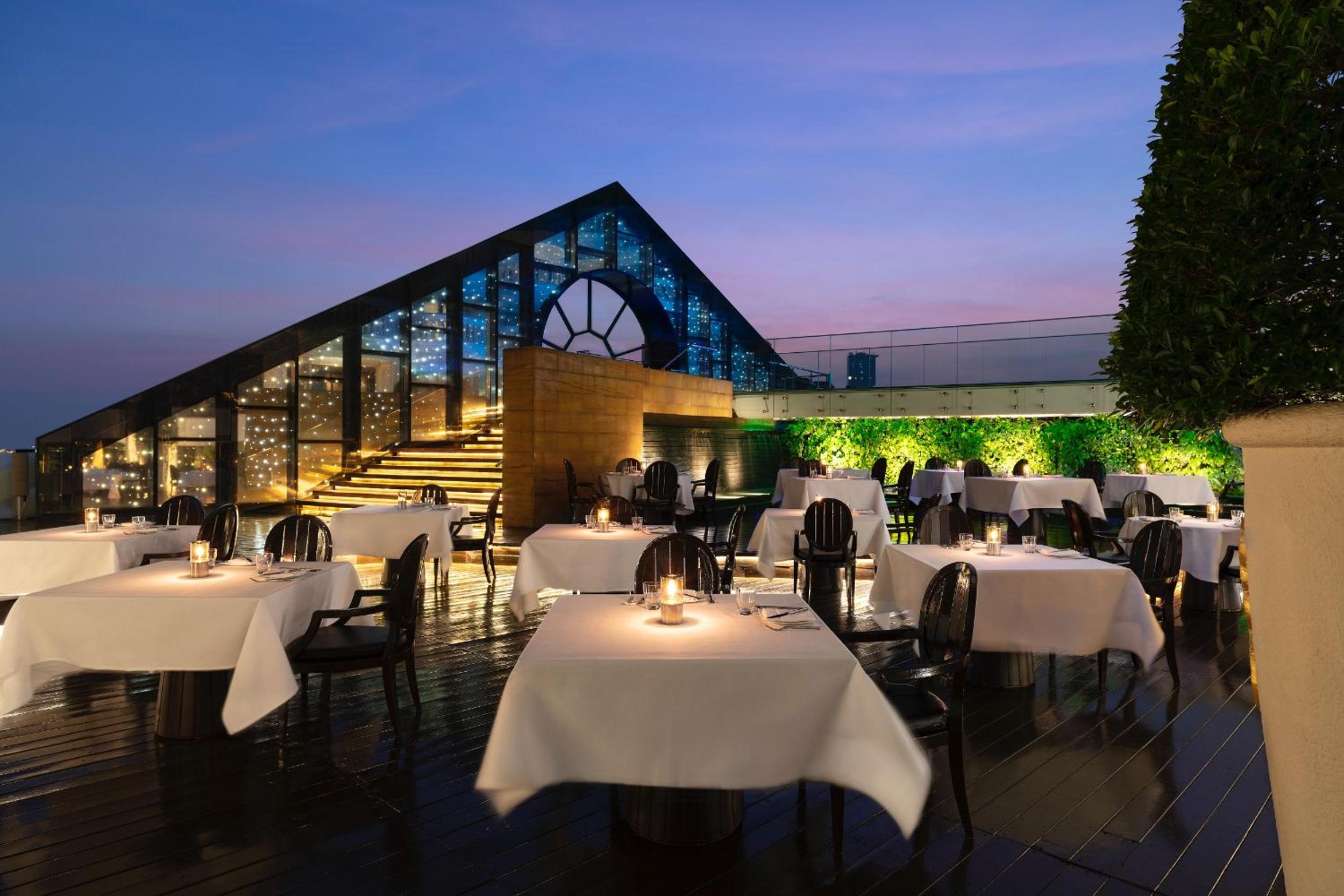 Tower Club City View with Dinner at Breeze Restaurant (Food only) once per stay