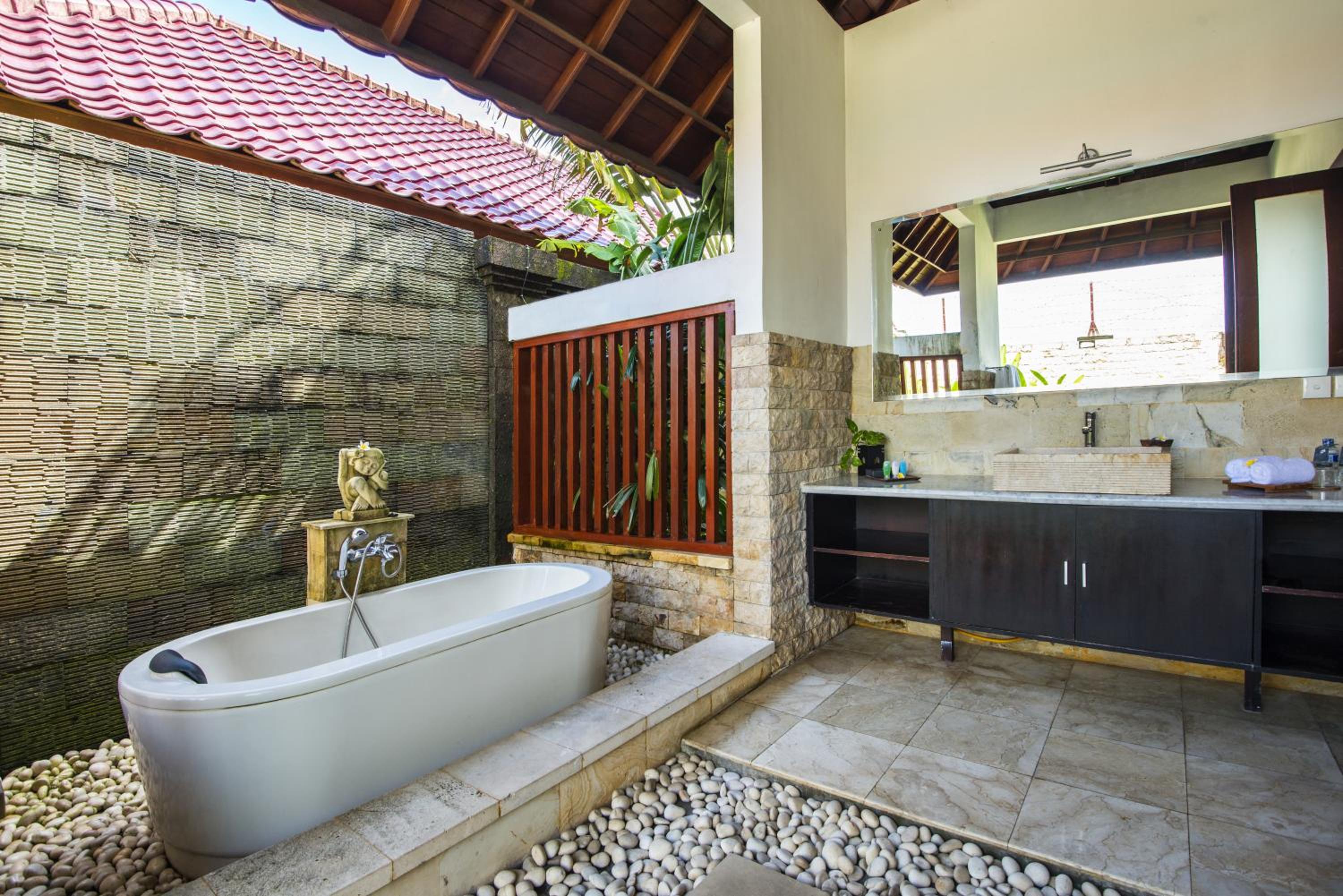 One-Bedroom Villa with Private Pool - Photo 3