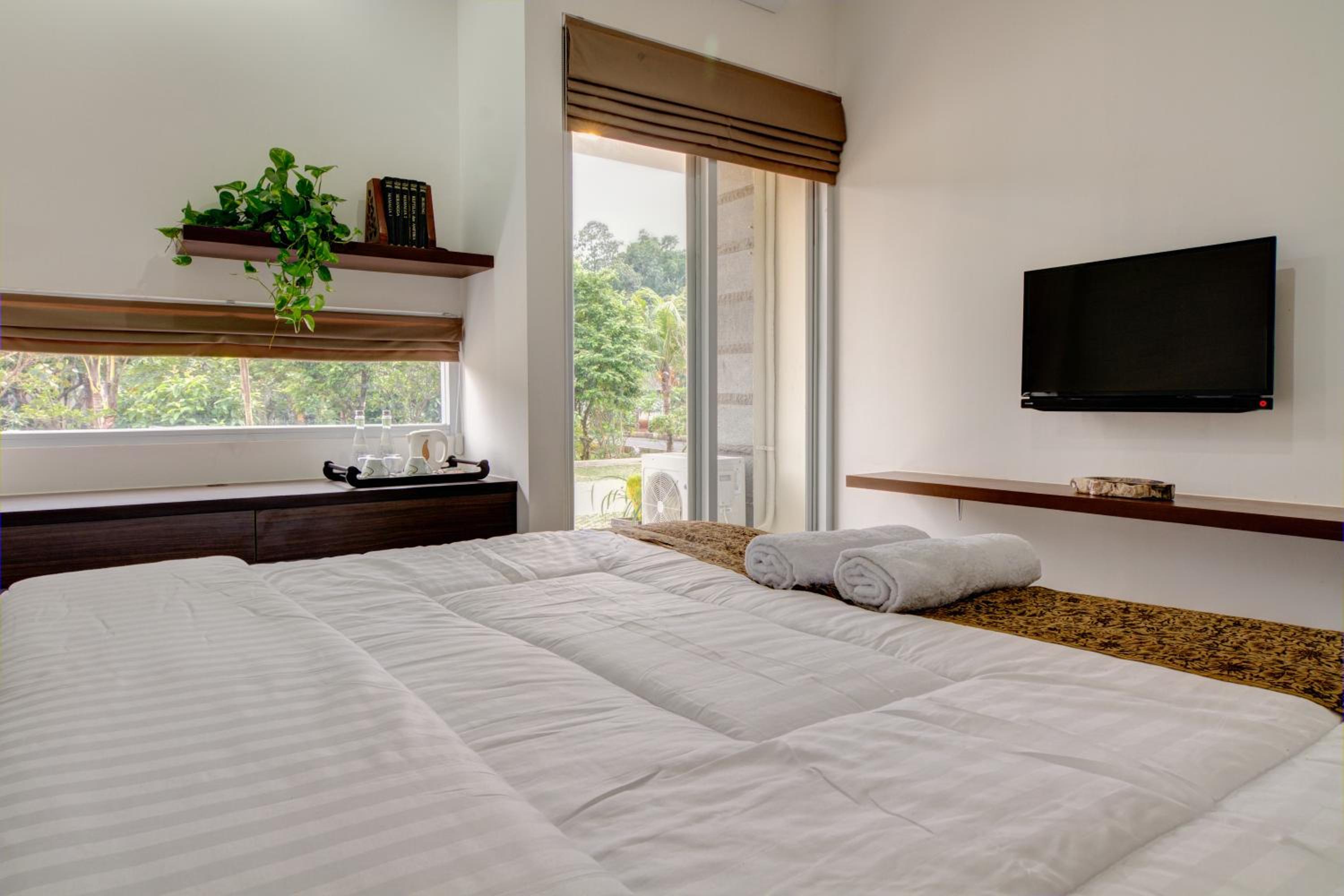 Standard Double Room - Photo 11