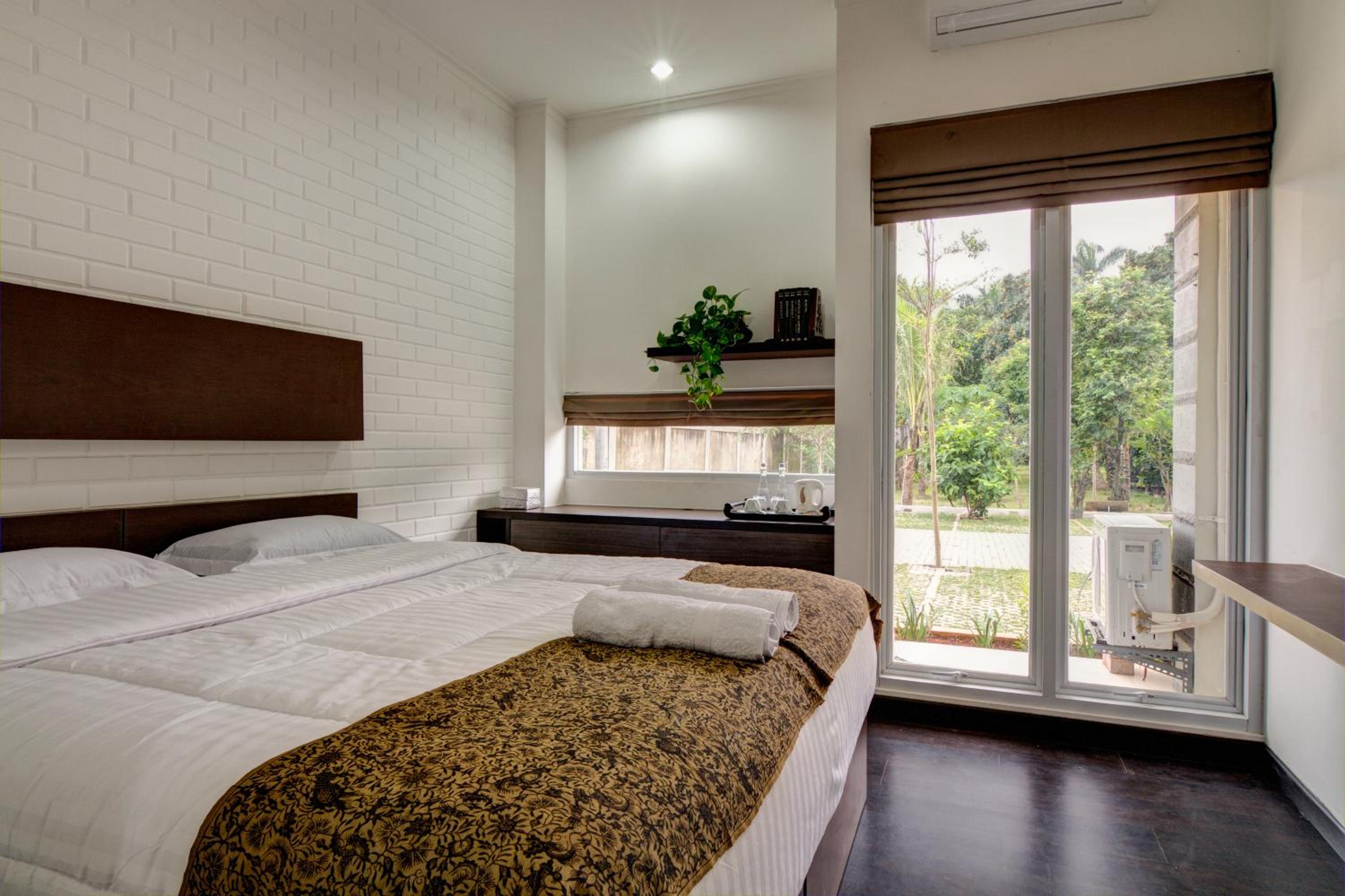 Standard Double Room - Photo 10